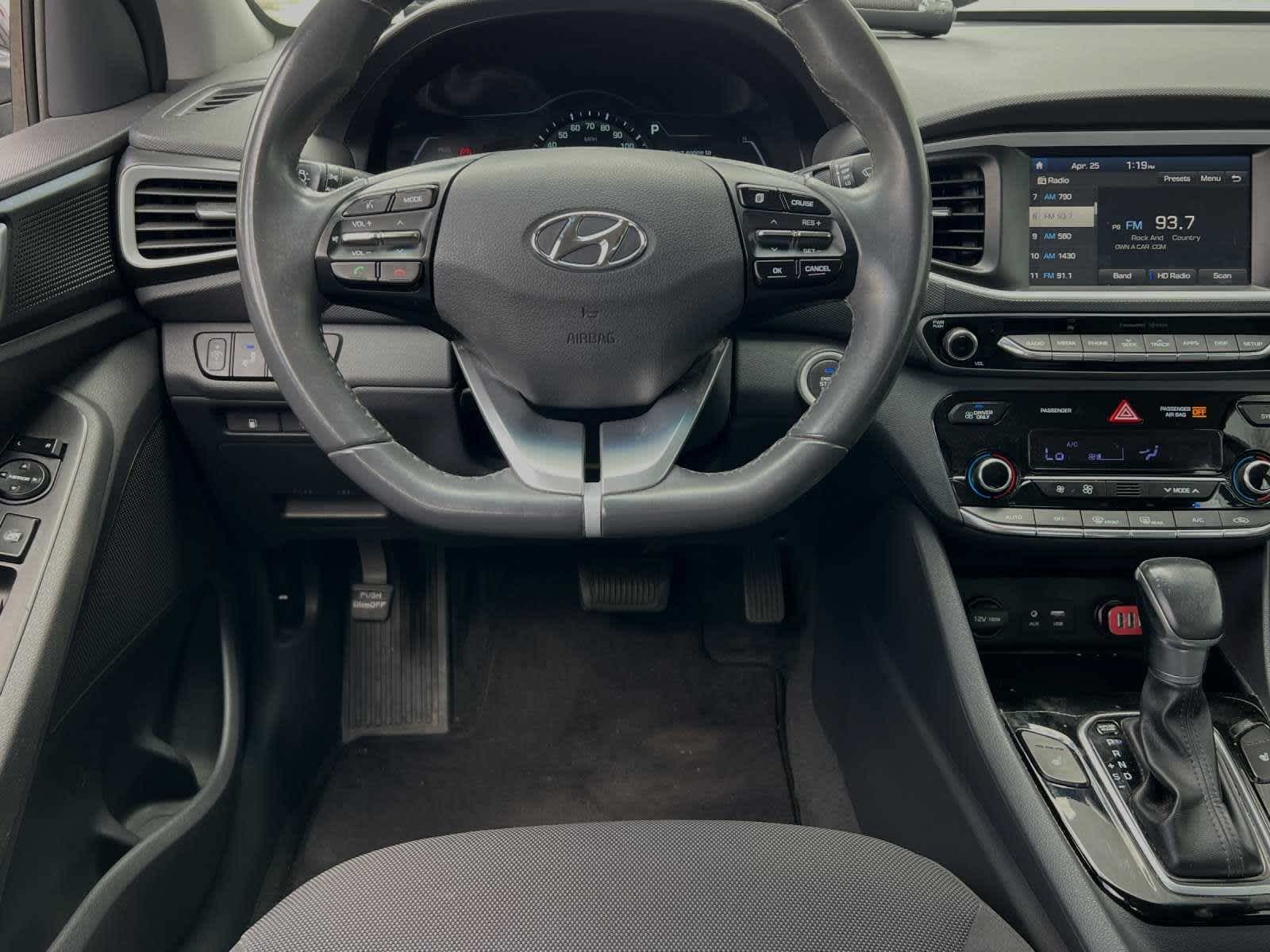 2017 Hyundai Ioniq SEL 14