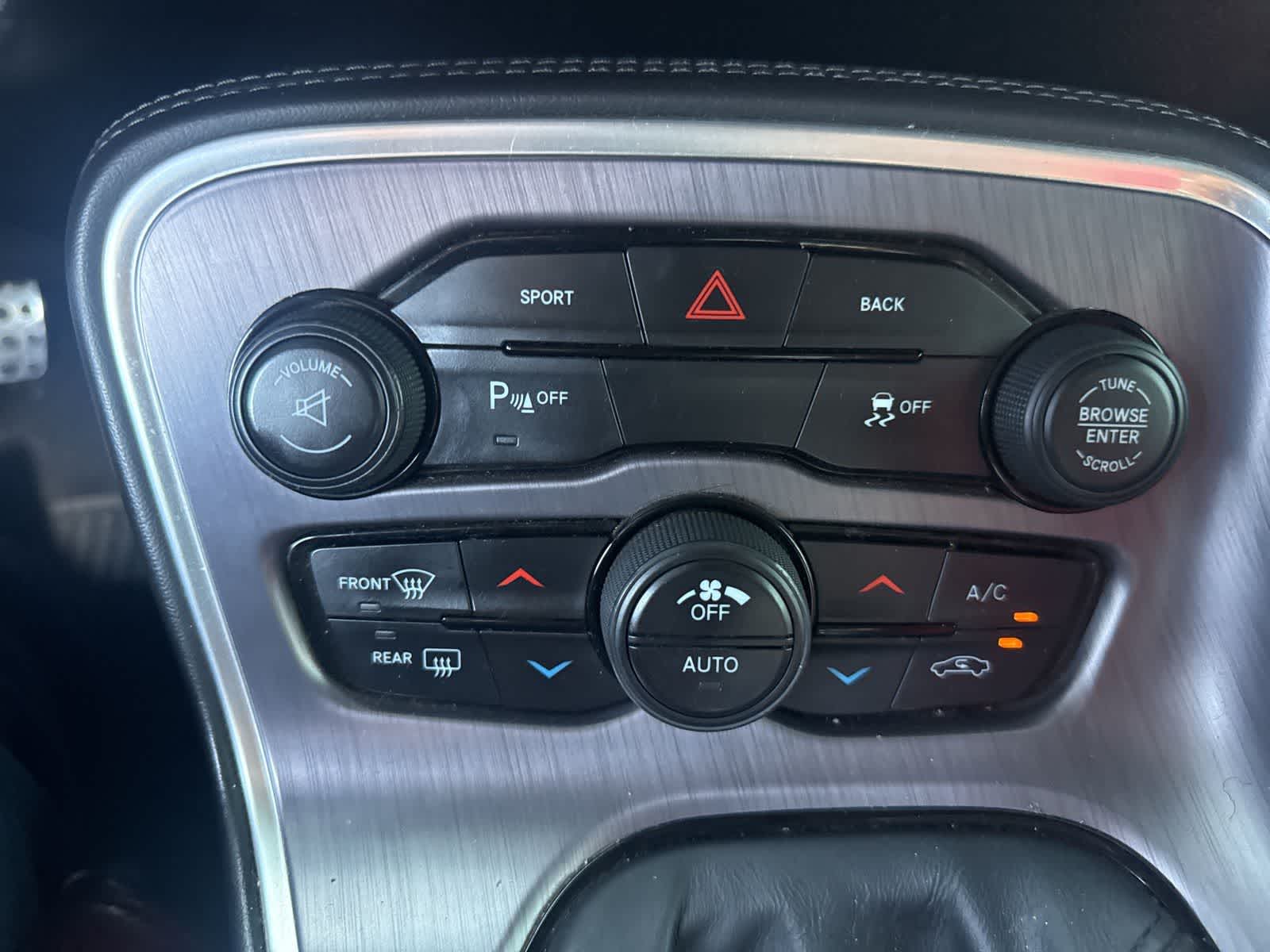 Thumbnail: 2015 Dodge Challenger - 25