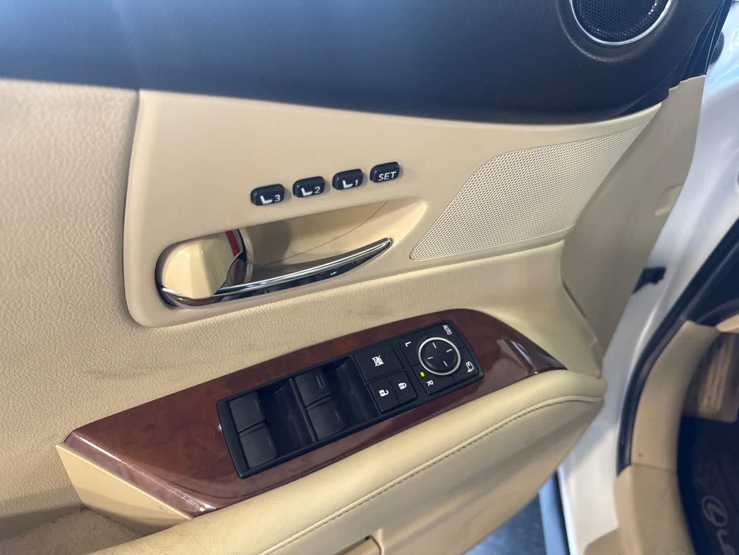 Thumbnail: 2015 Lexus RX - 16