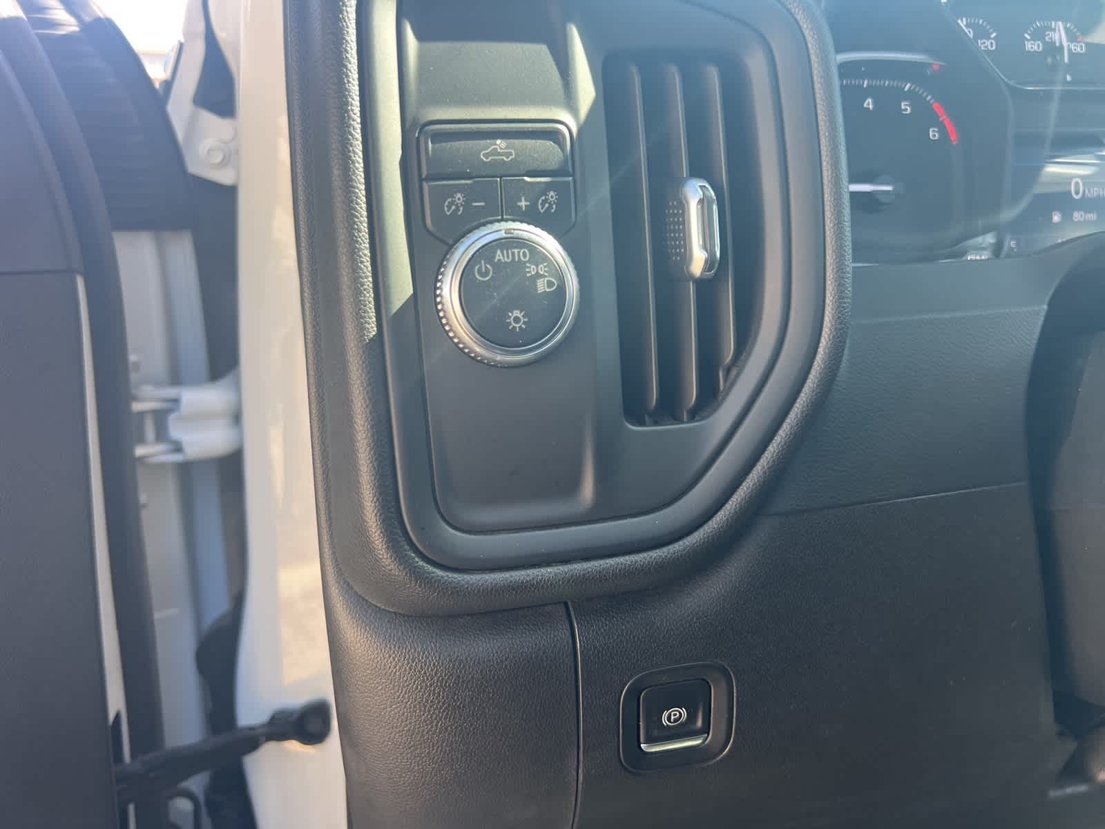 Thumbnail: 2021 GMC Sierra 2500 - 19