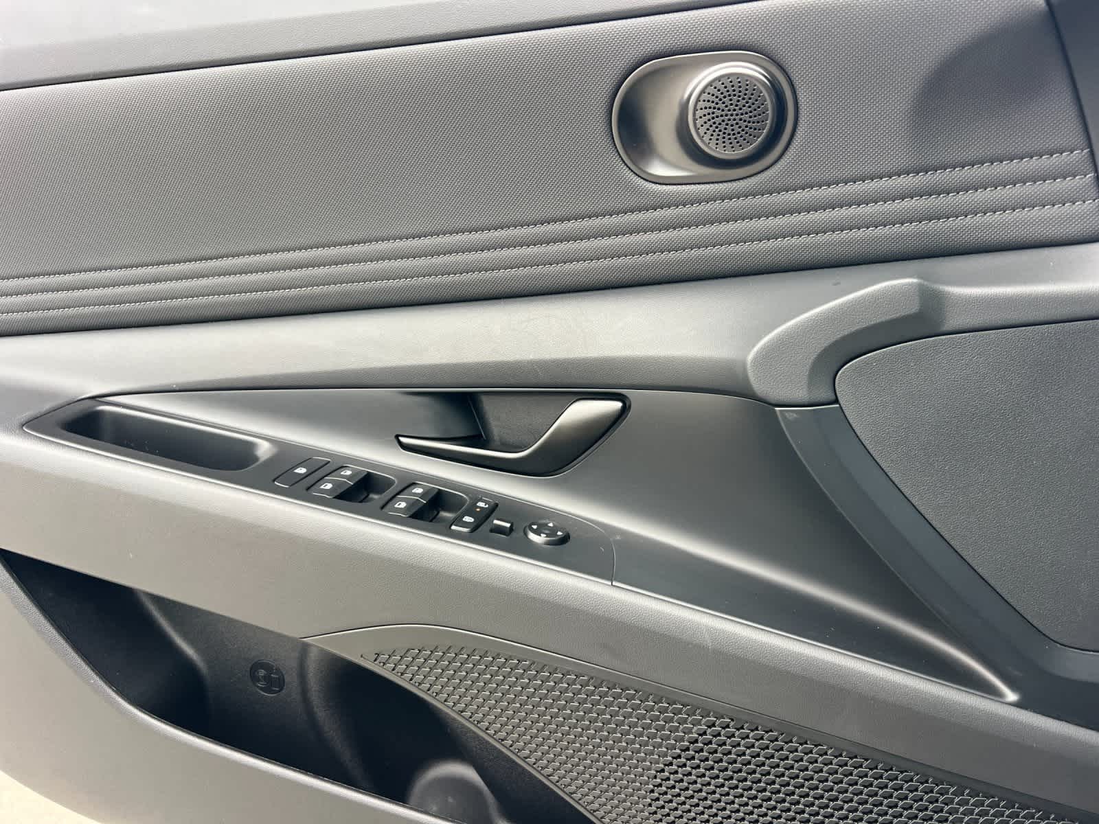 Thumbnail: 2025 Hyundai Elantra - 12