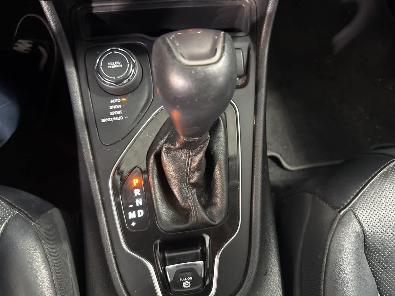 Thumbnail: 2019 Jeep Cherokee - 28