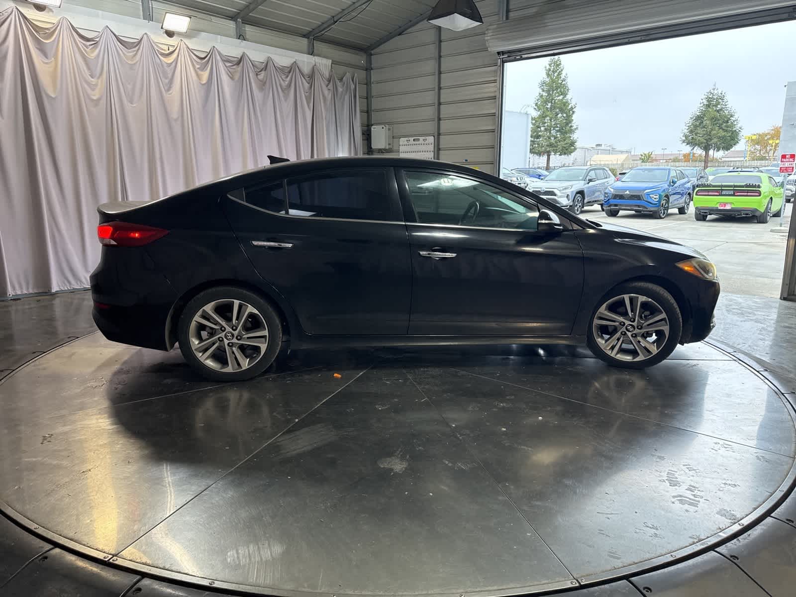 Thumbnail: 2017 Hyundai Elantra - 4