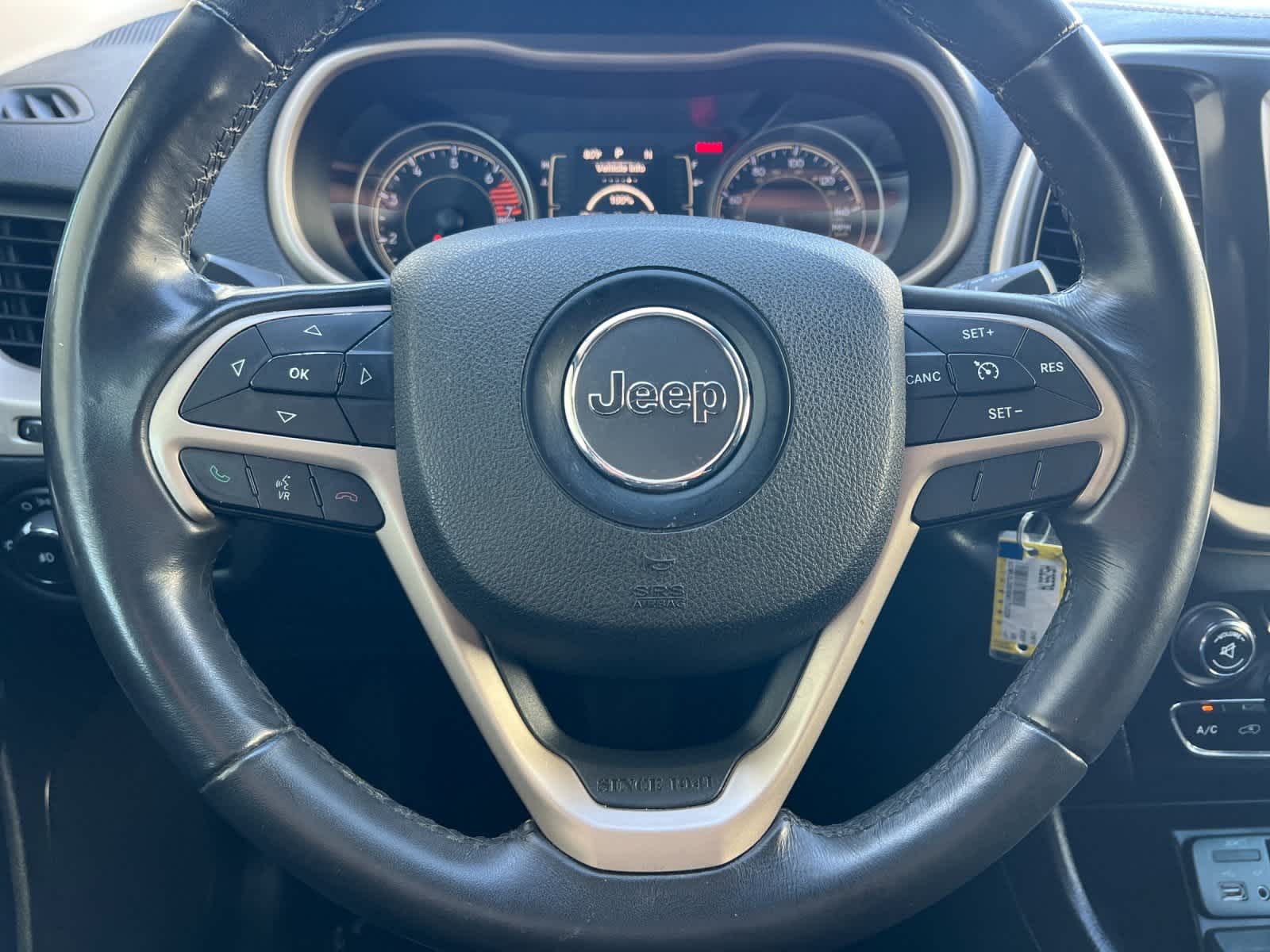 Thumbnail: 2016 Jeep Cherokee - 22
