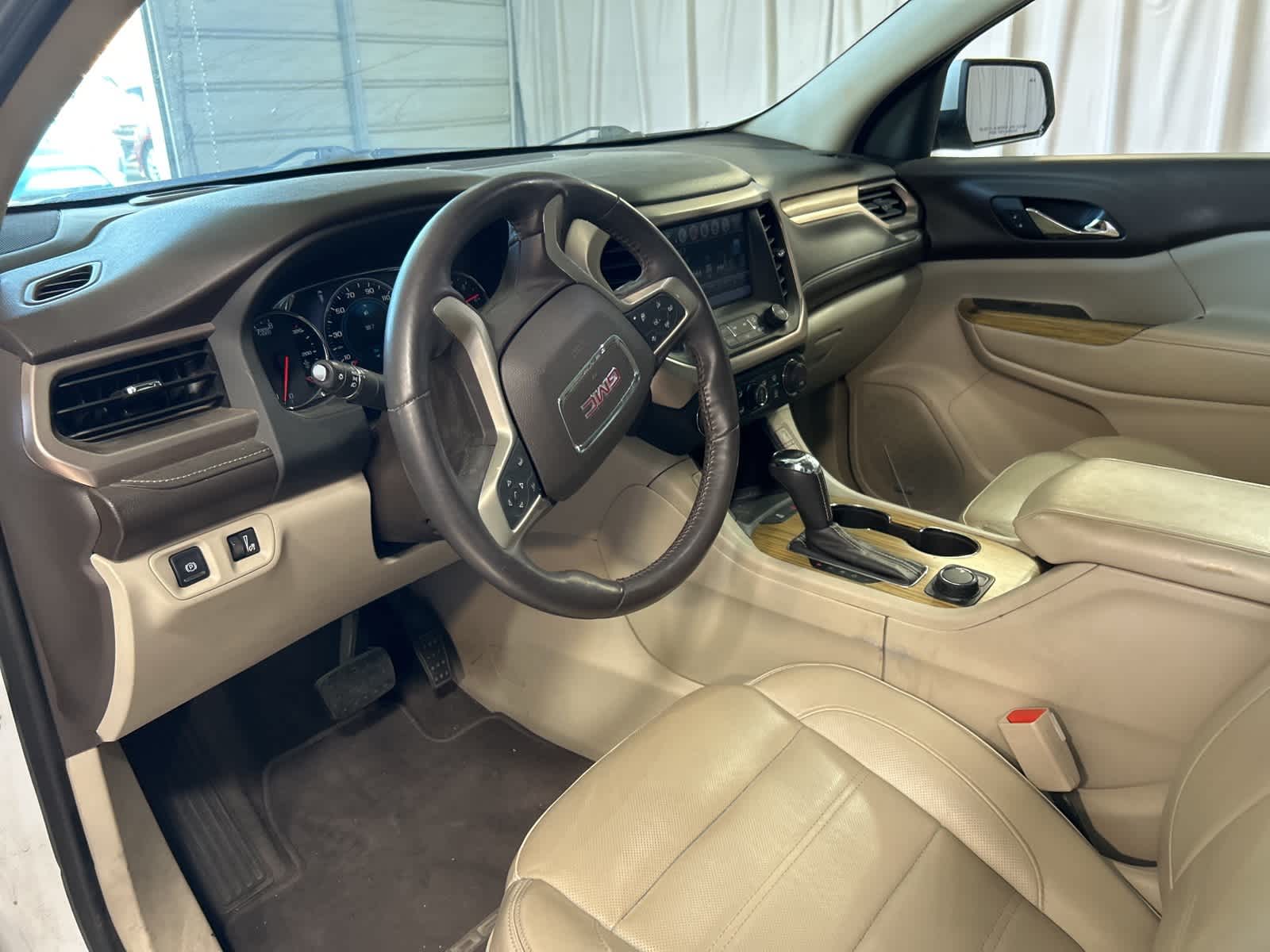 Thumbnail: 2017 GMC Acadia - 25