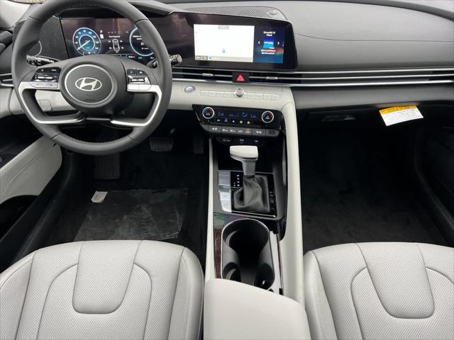 Thumbnail: 2025 Hyundai Elantra - 4