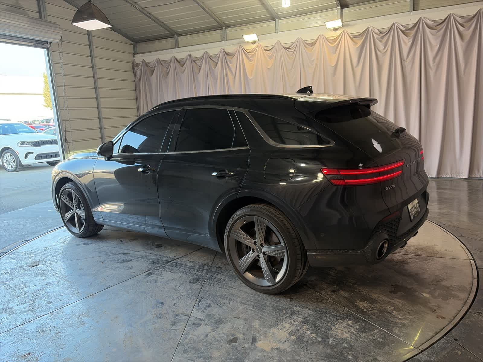 Thumbnail: 2023 Genesis GV70 - 14