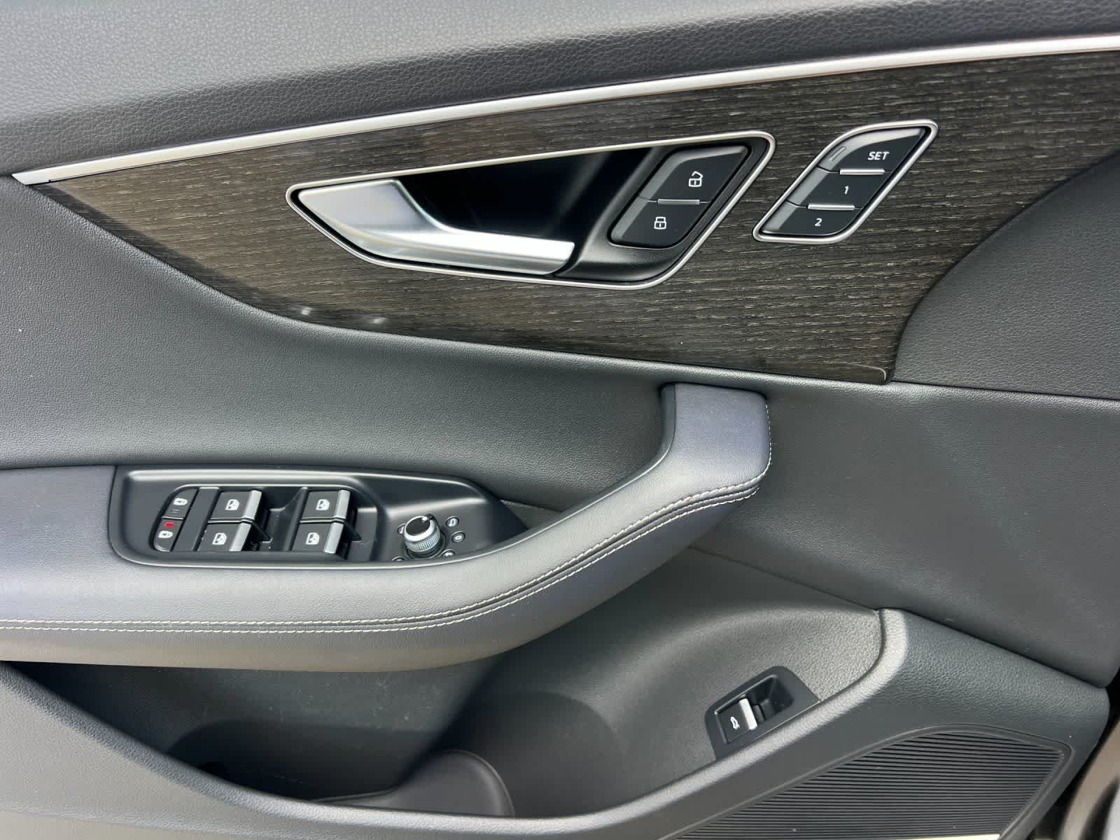 Thumbnail: 2025 Audi Q7 - 13