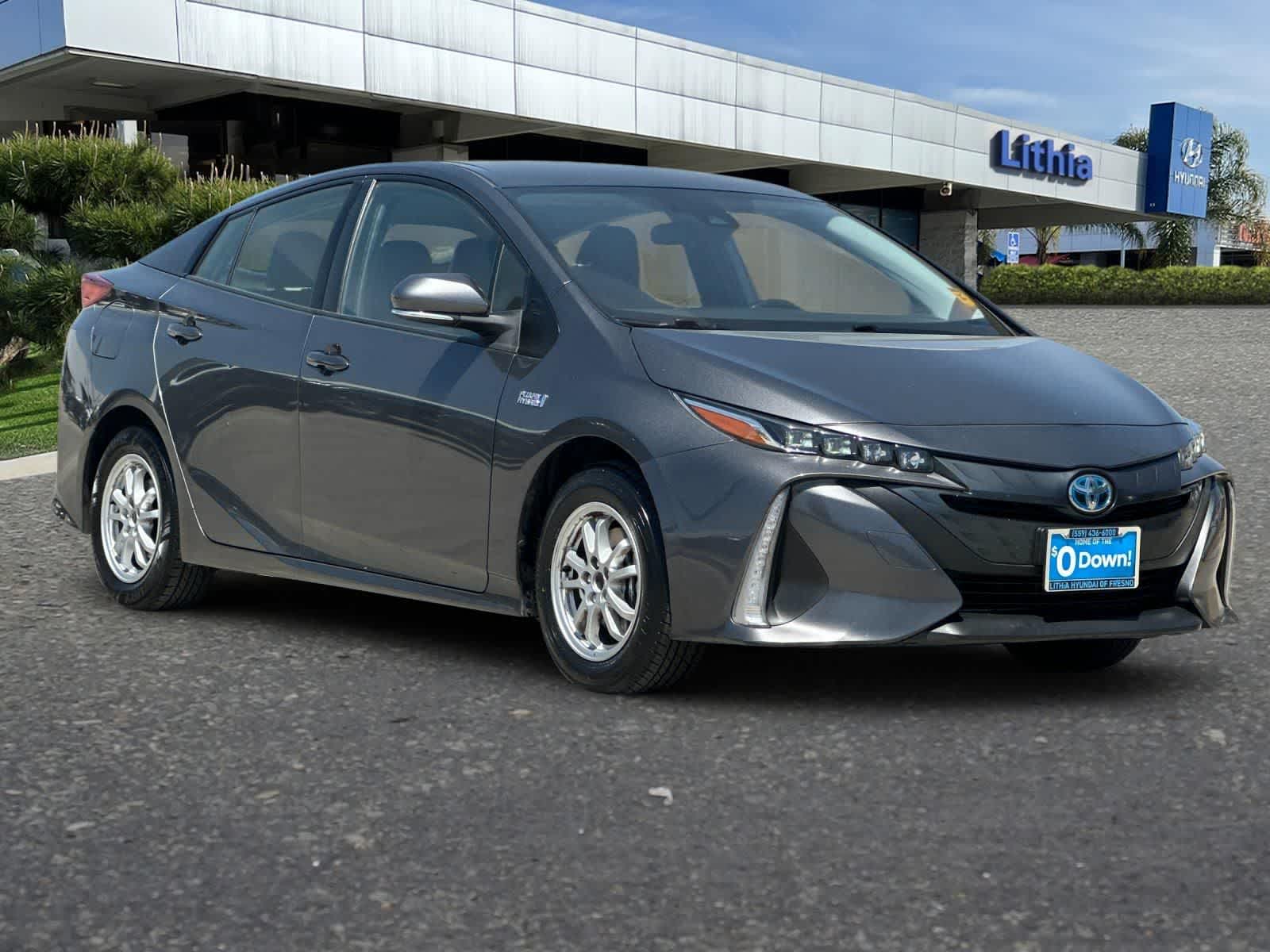 Thumbnail: 2022 Toyota Prius Prime - 10