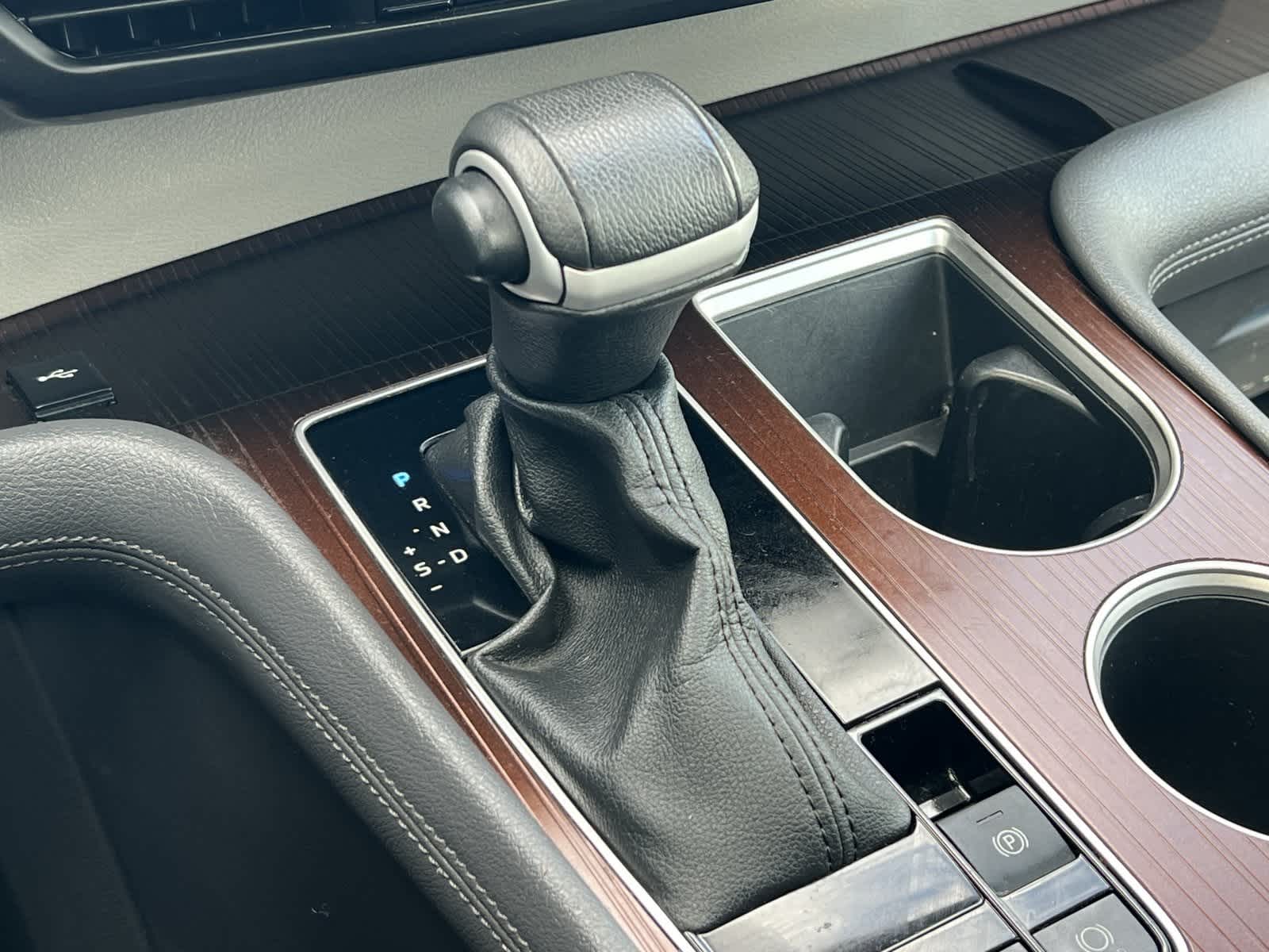 Thumbnail: 2023 Toyota Sienna - 22