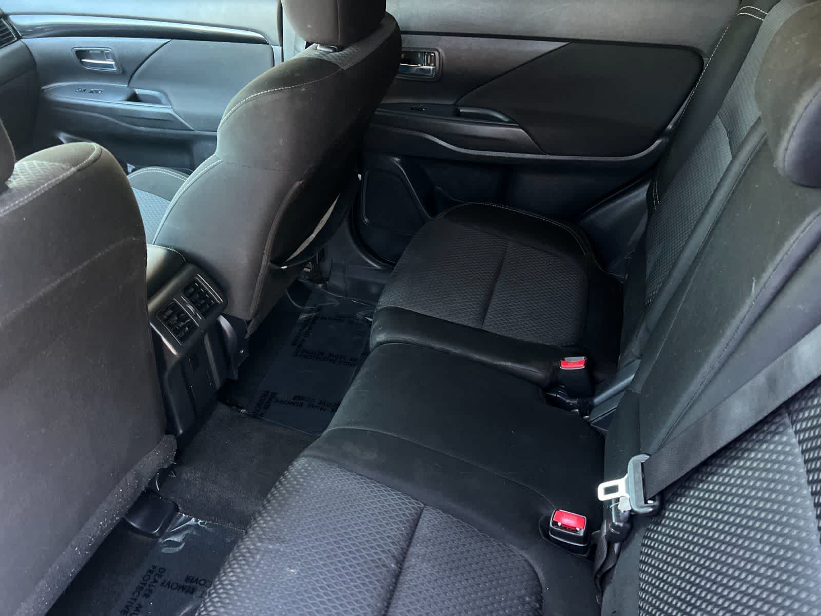 Thumbnail: 2019 Mitsubishi Outlander - 5