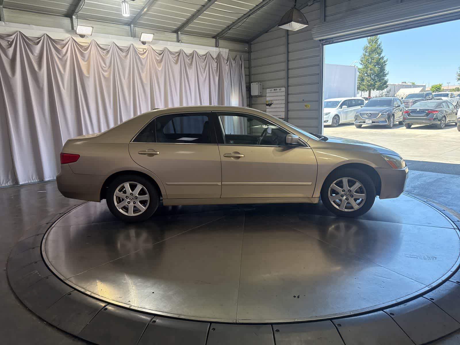 Thumbnail: 2005 Honda Accord - 4