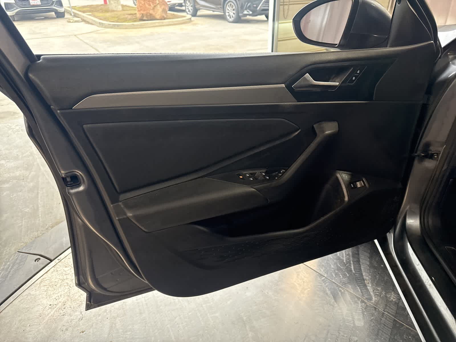 Thumbnail: 2019 Volkswagen Jetta - 16