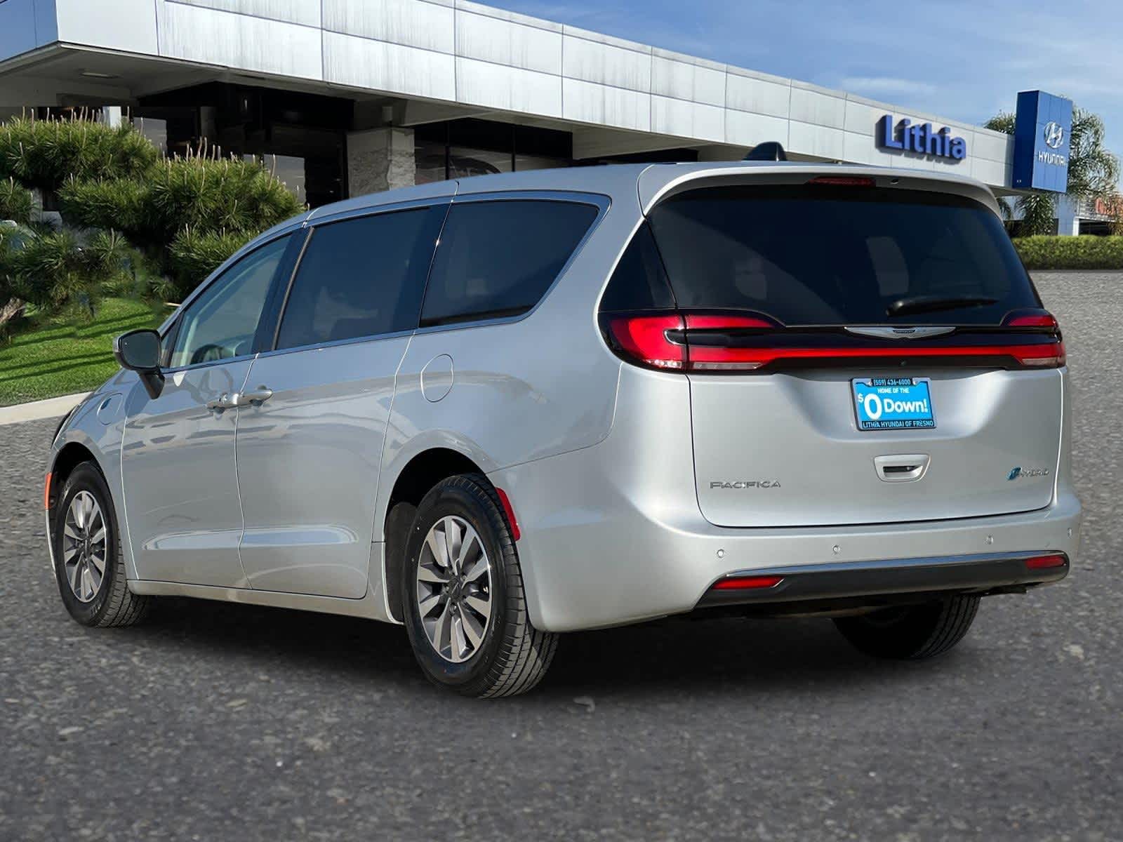 Thumbnail: 2023 Chrysler Pacifica - 7