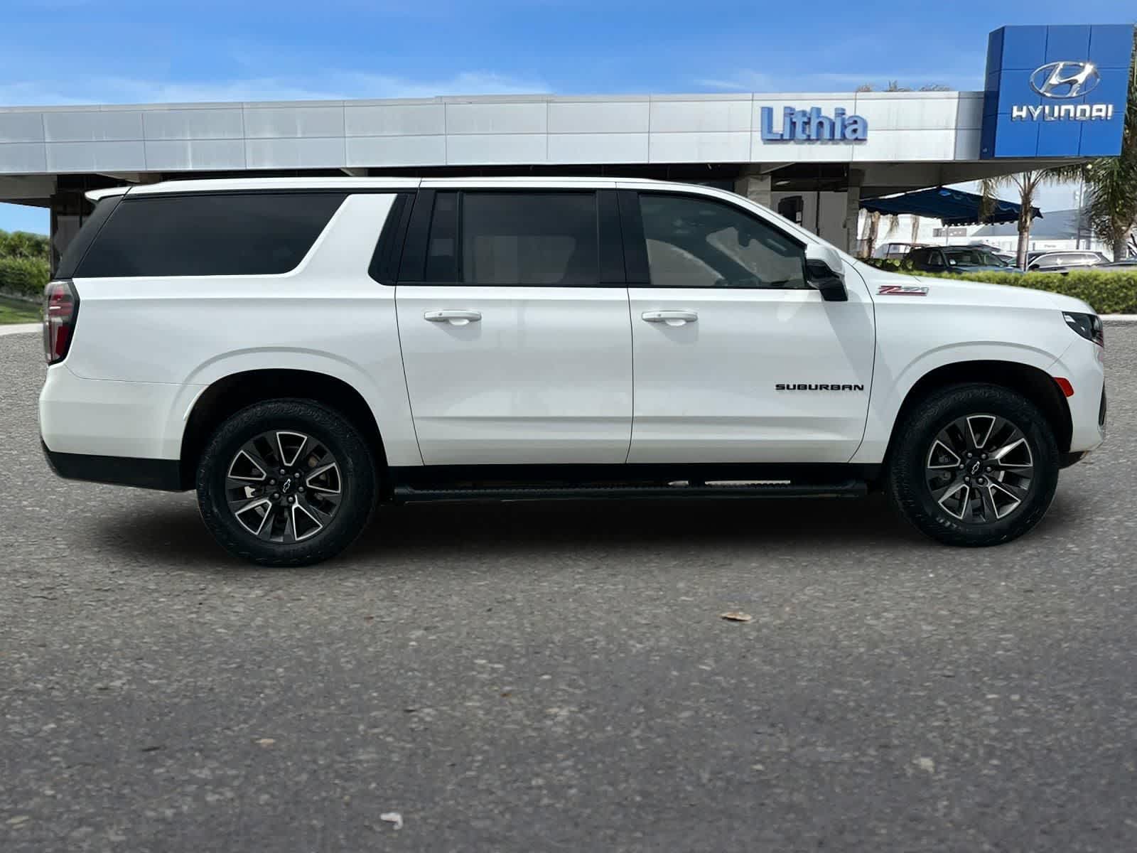 Thumbnail: 2023 Chevrolet Suburban - 9