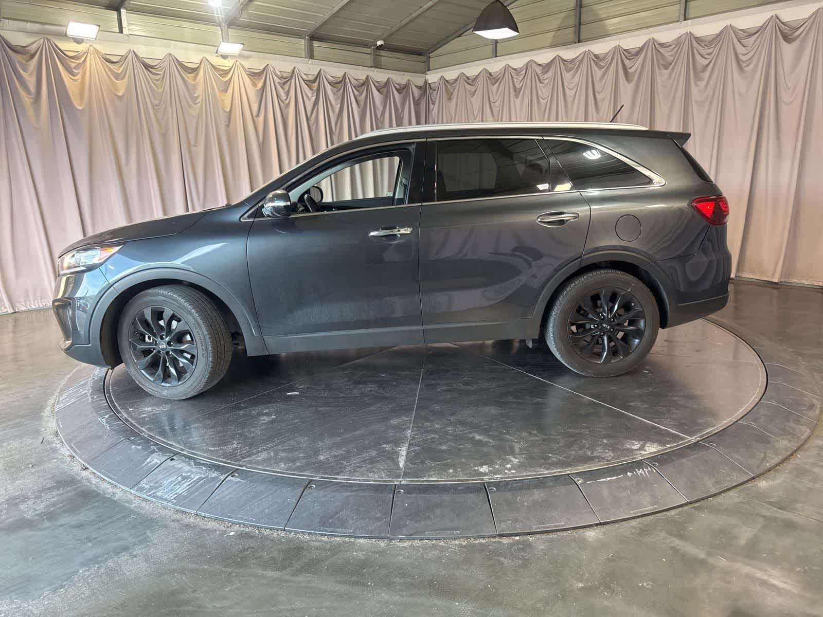 2020 Kia Sorento 3.3L EX photo 3
