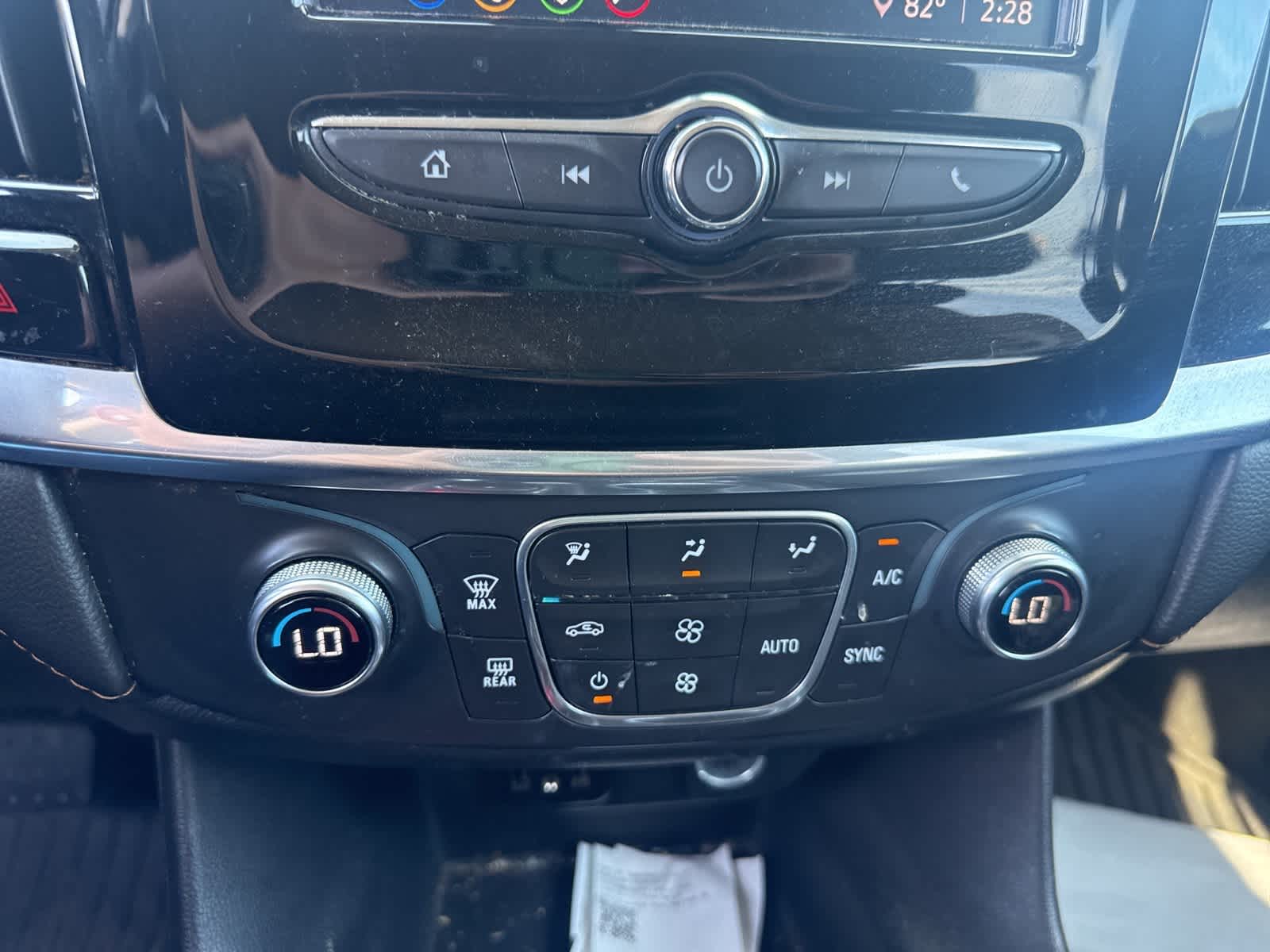 Thumbnail: 2020 Chevrolet Traverse - 24