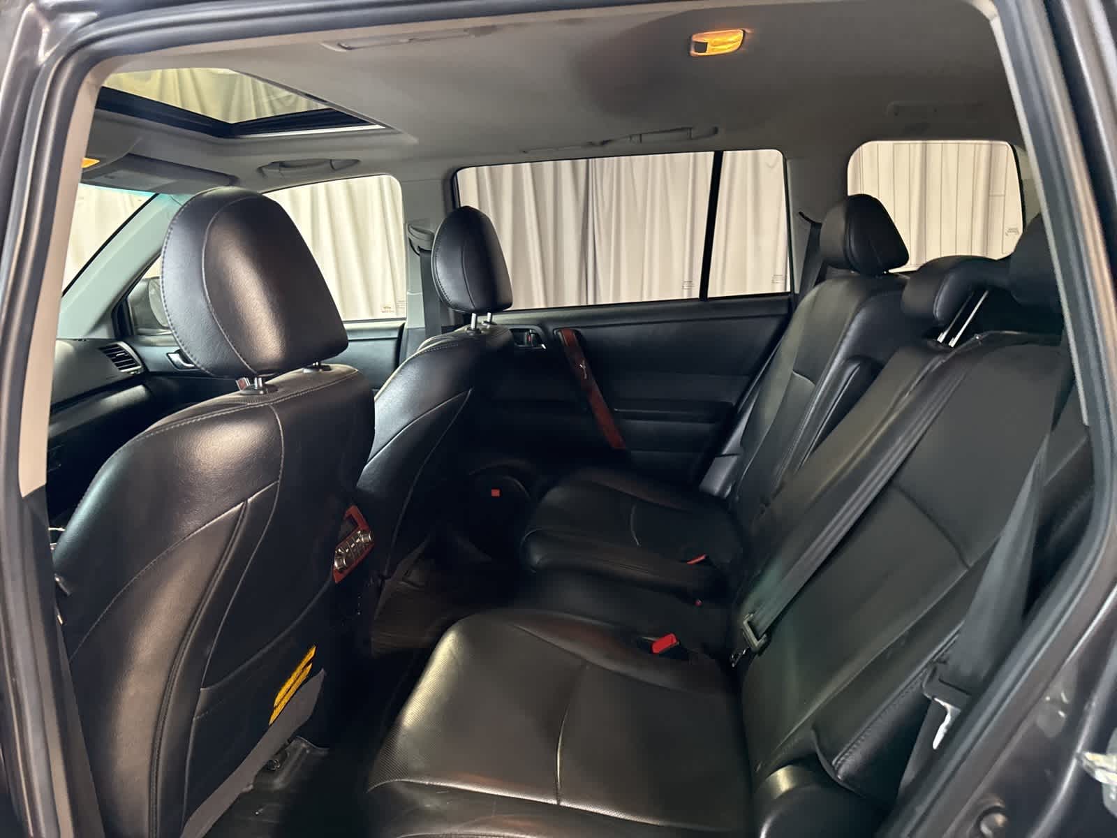 Thumbnail: 2013 Toyota Highlander - 18