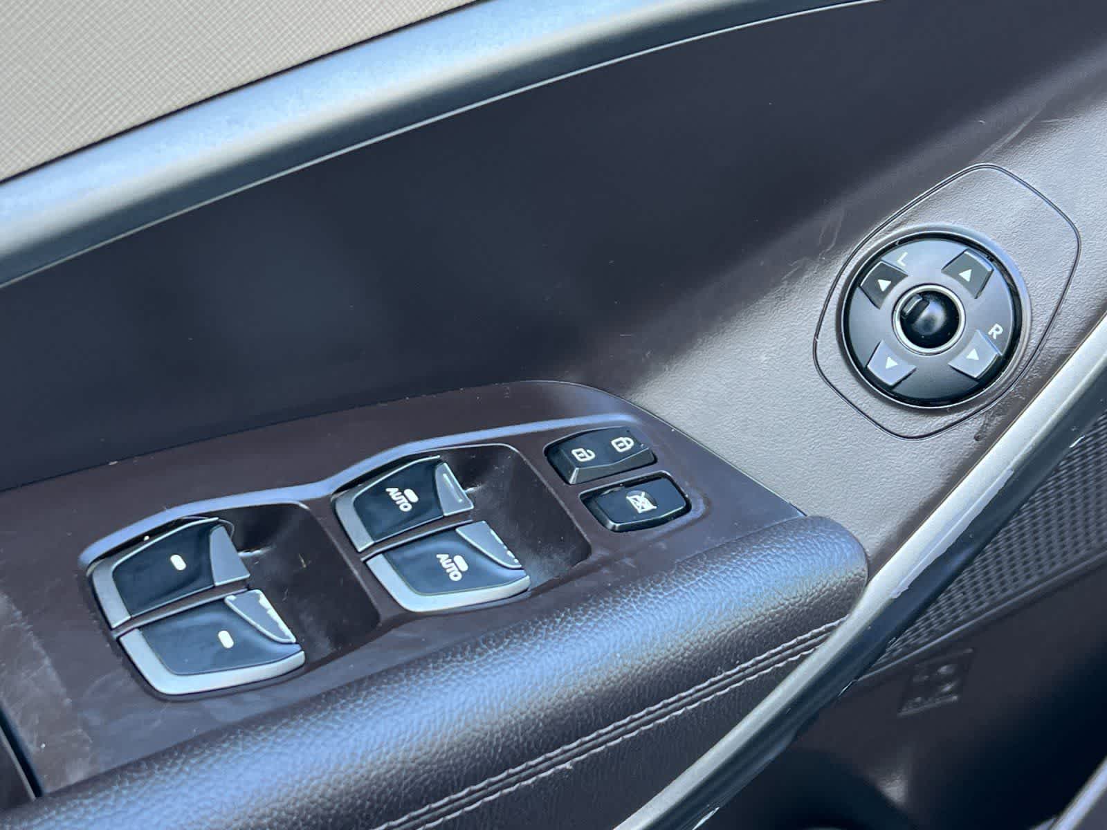 Thumbnail: 2017 Hyundai Santa Fe - 14