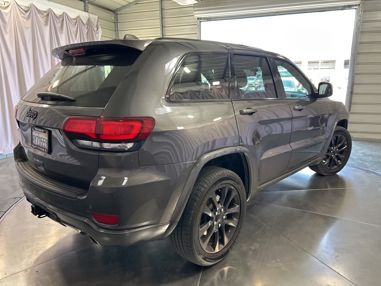Thumbnail: 2021 Jeep Grand Cherokee - 9