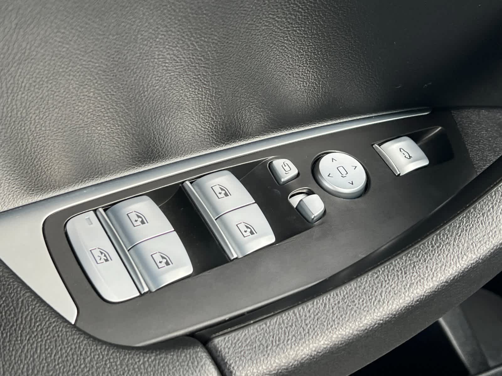 Thumbnail: 2023 BMW X4 - 13