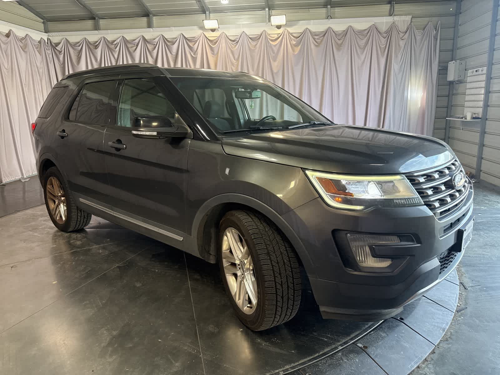 Thumbnail: 2017 Ford Explorer - 3