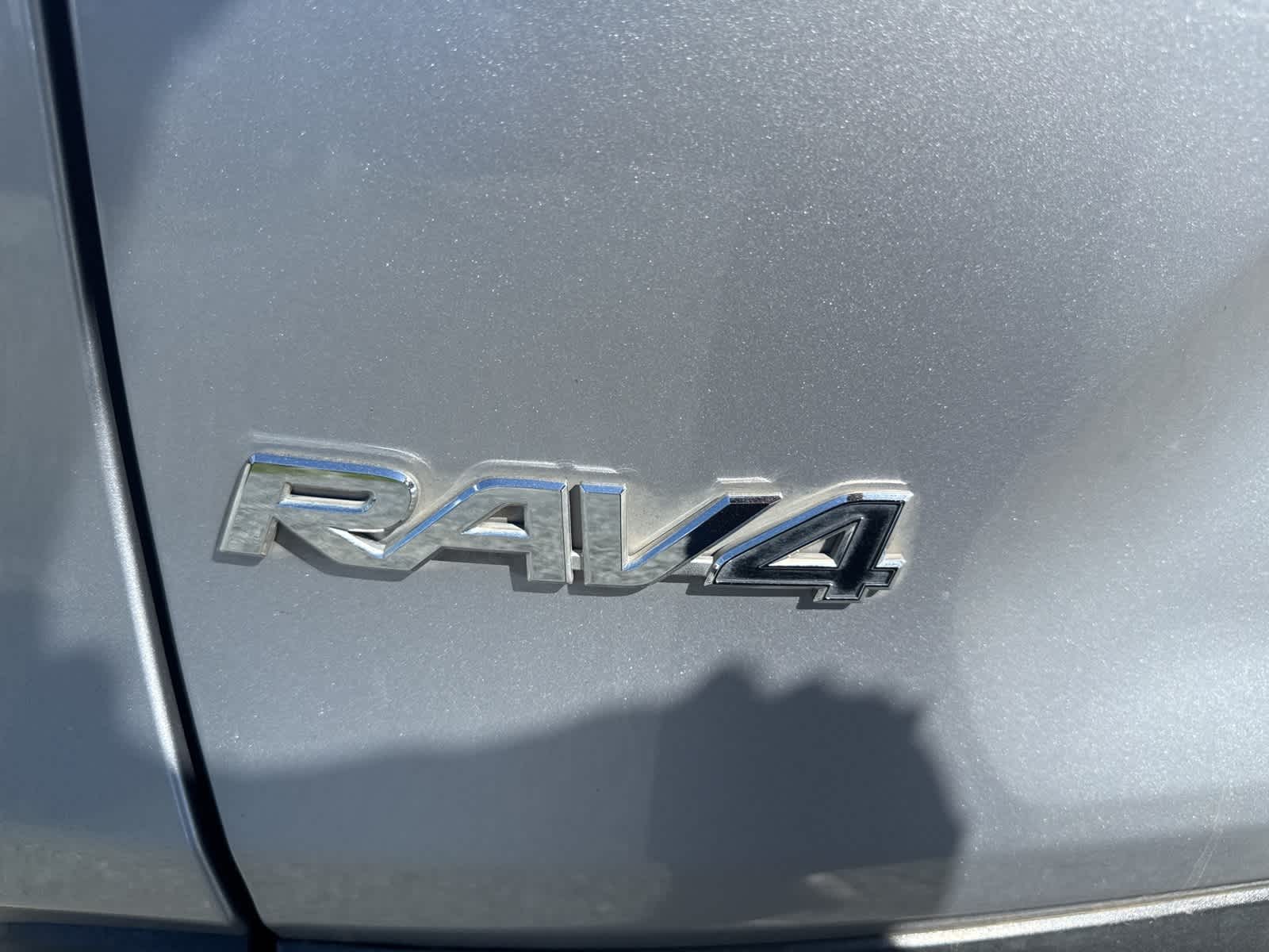 Thumbnail: 2020 Toyota RAV4 - 12