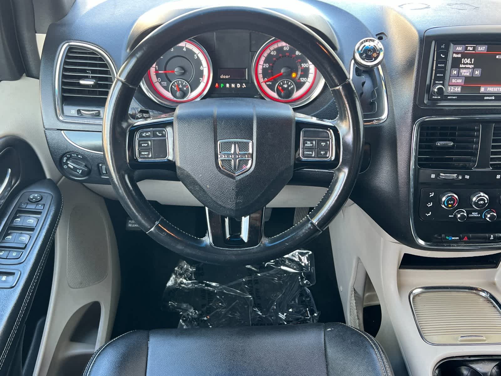 Thumbnail: 2019 Dodge Grand Caravan - 14