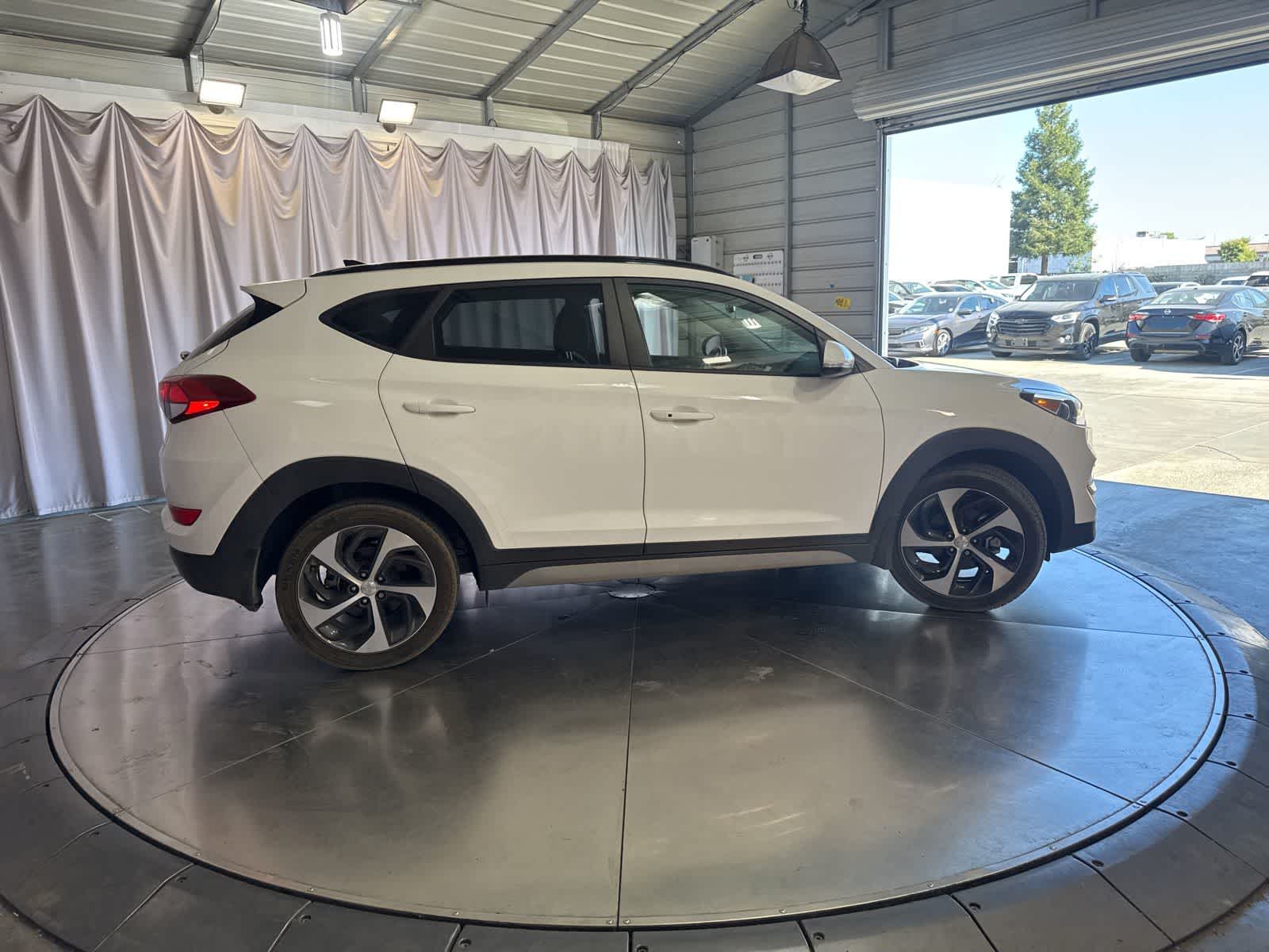 Thumbnail: 2018 Hyundai Tucson - 4