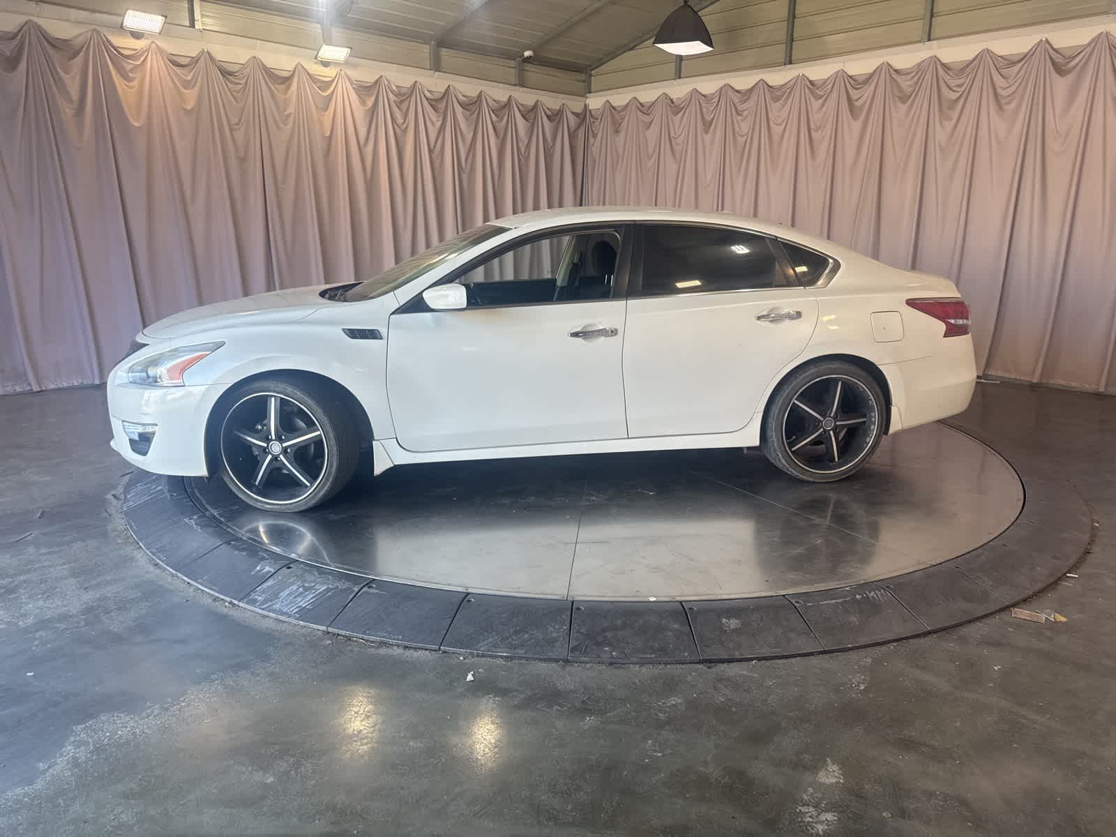 Thumbnail: 2013 Nissan Altima - 8