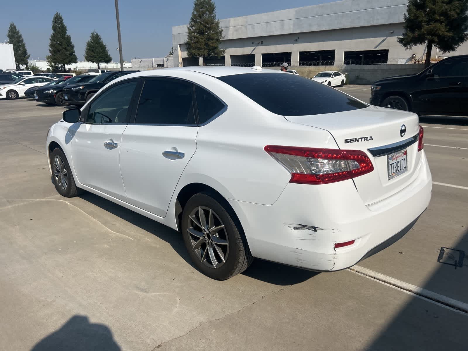 Thumbnail: 2015 Nissan Sentra - 14