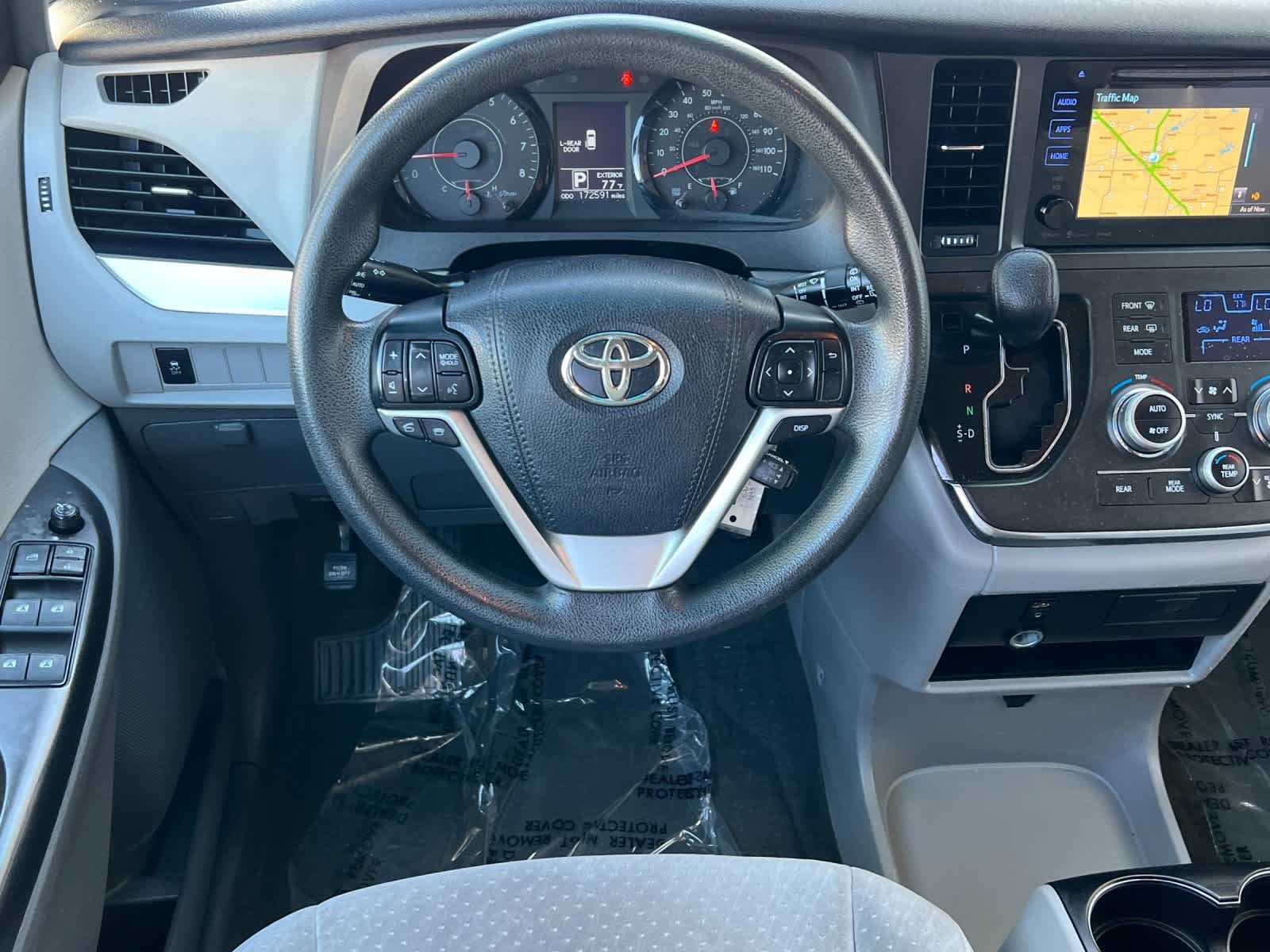 Thumbnail: 2017 Toyota Sienna - 14