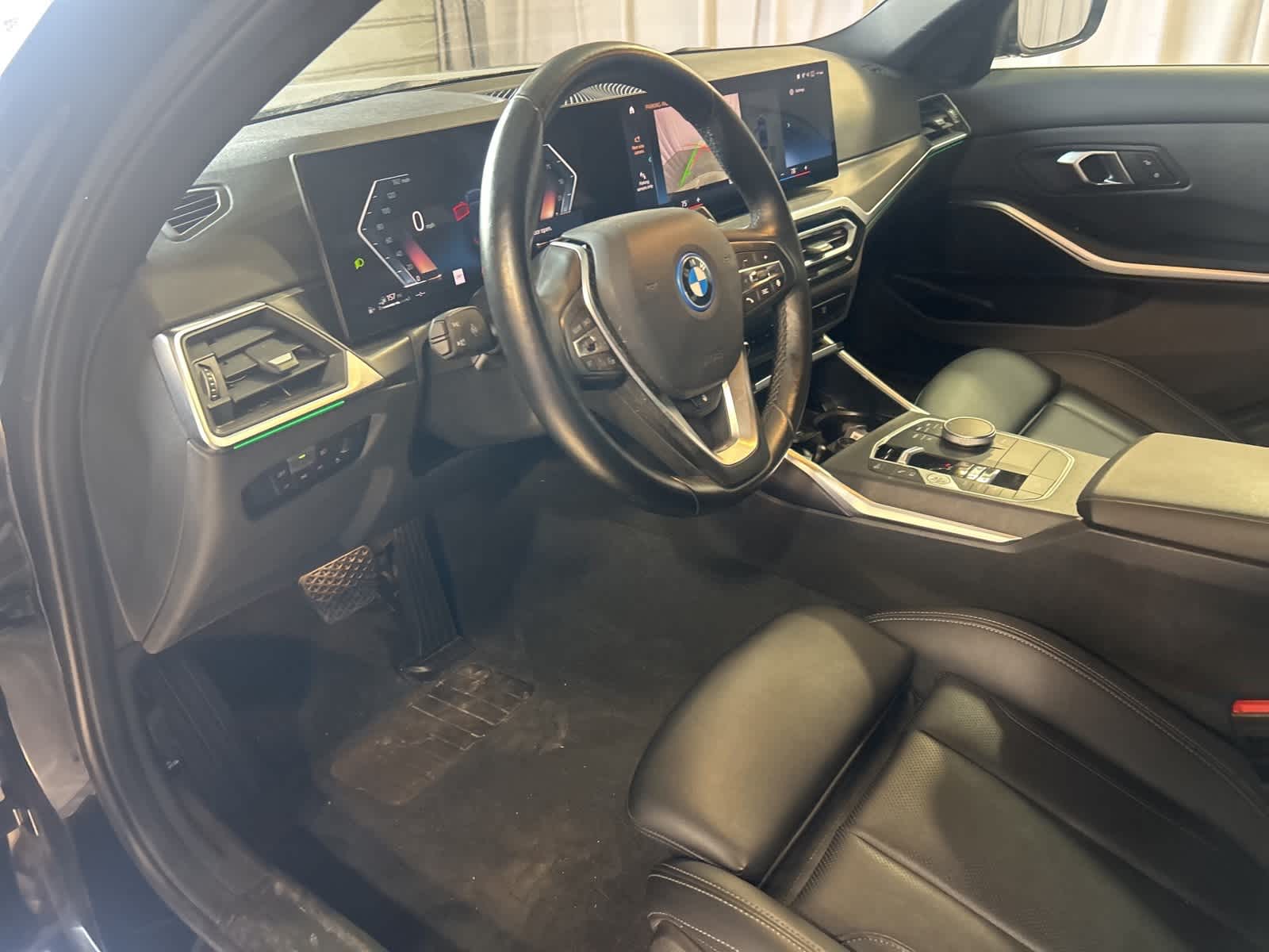 Thumbnail: 2024 BMW 3 Series - 24