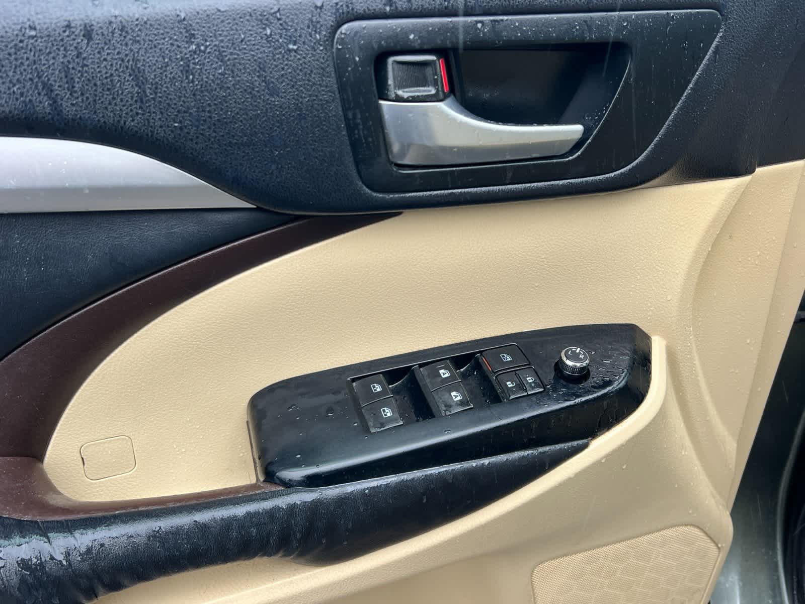 Thumbnail: 2015 Toyota Highlander - 12