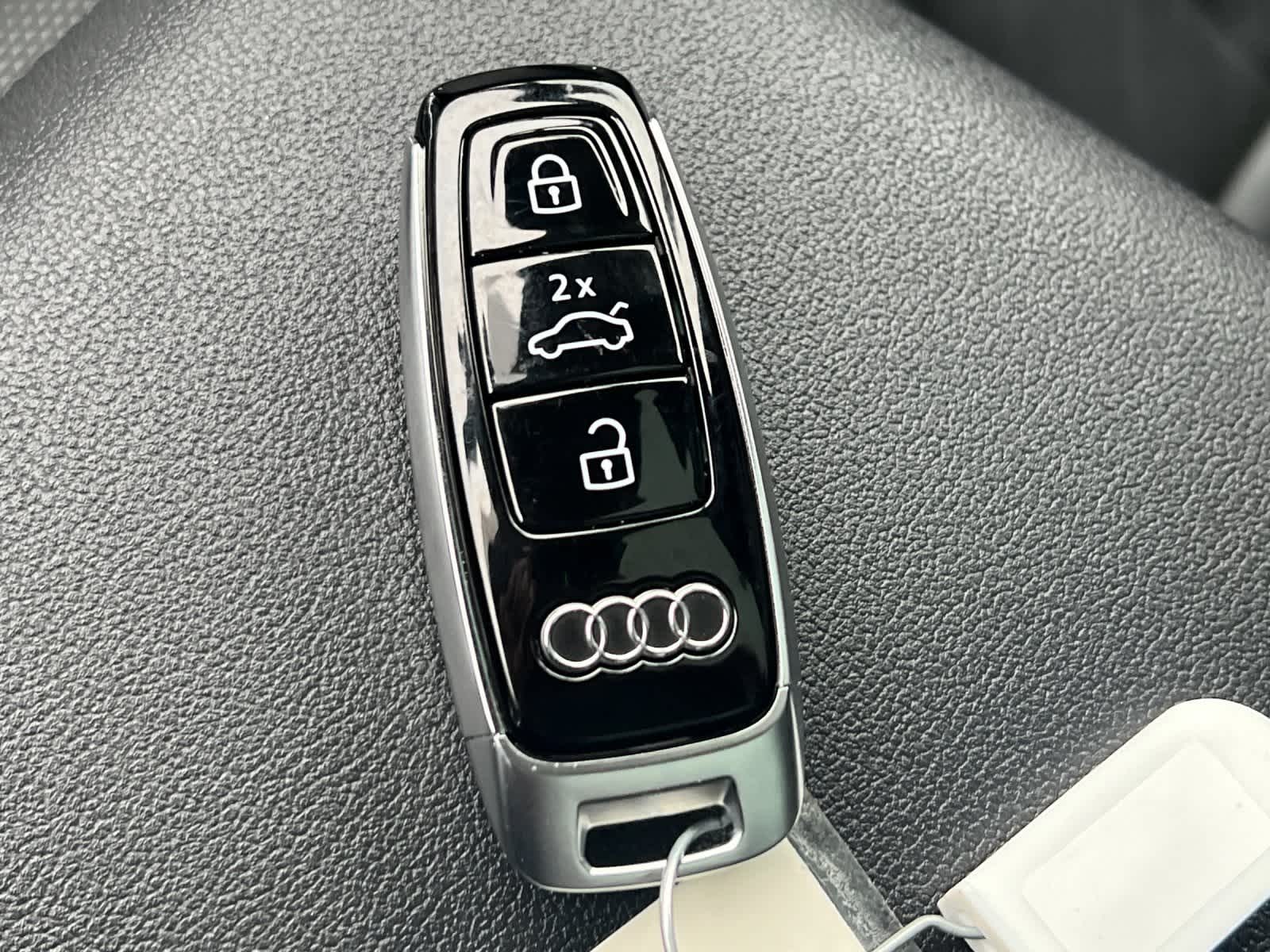 Thumbnail: 2023 Audi Q7 - 30