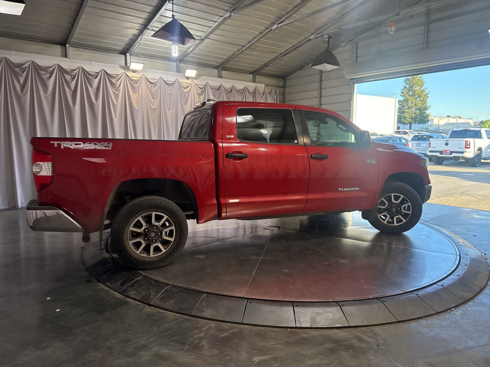 2021 Toyota Tundra SR5 5.7L V8 photo 3
