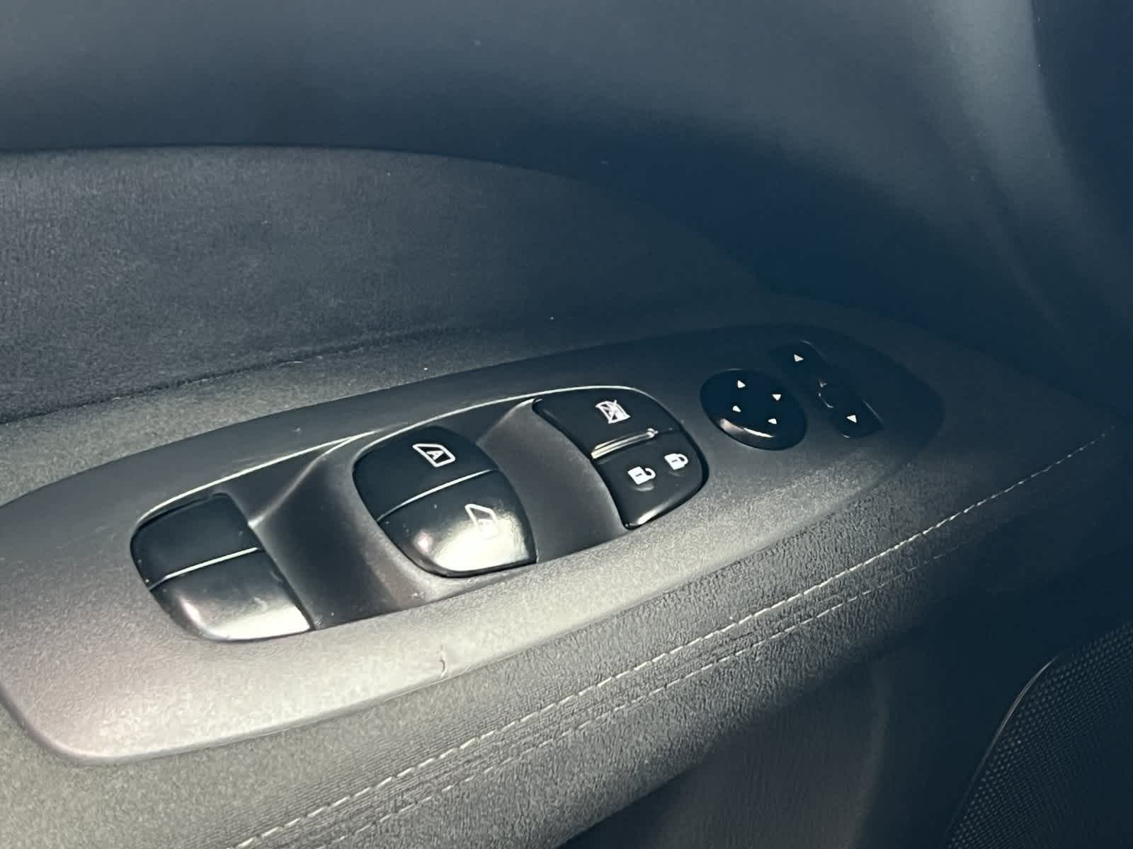 Thumbnail: 2015 Nissan Pathfinder - 13