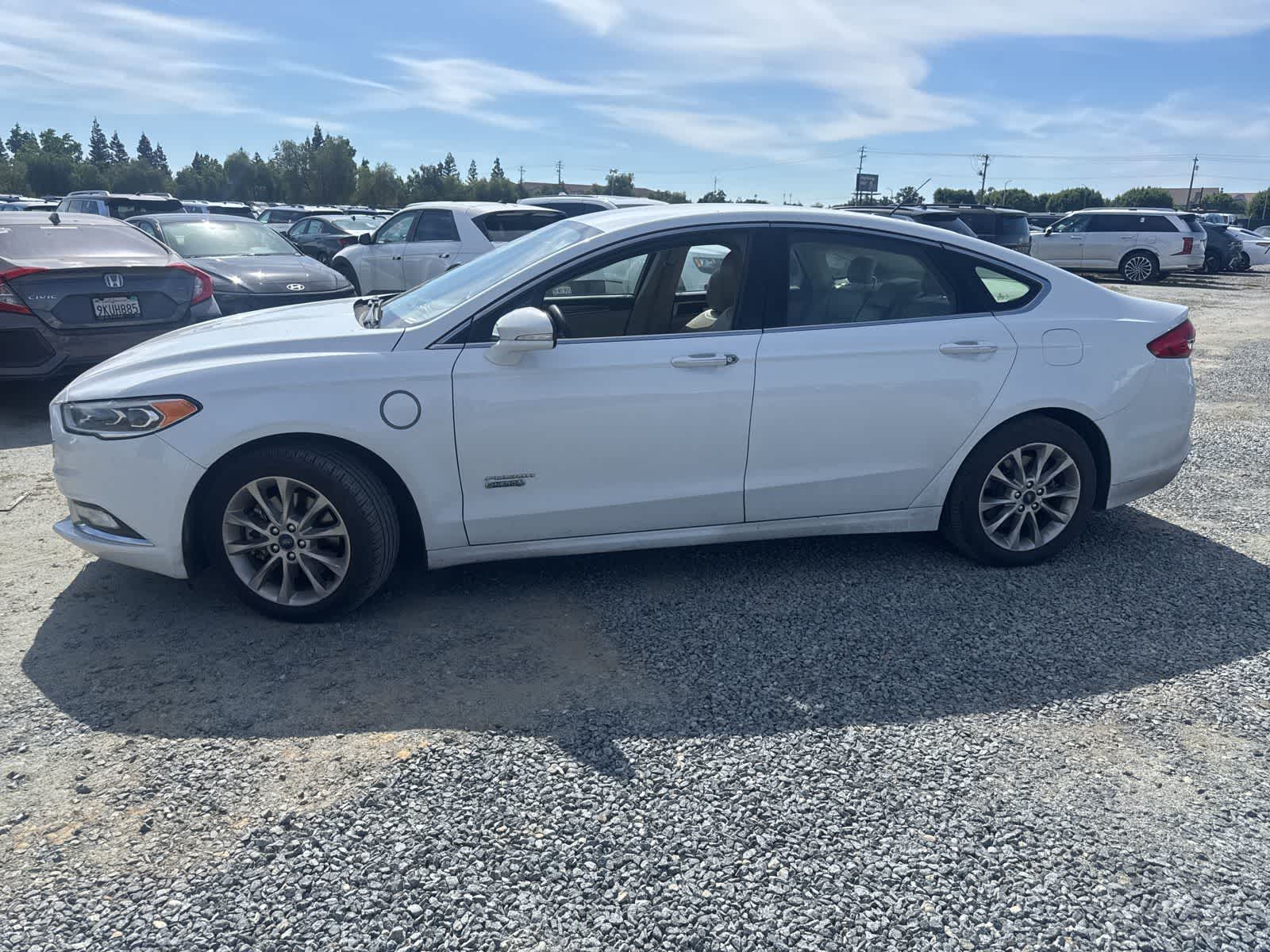 2017 Ford Fusion Energi SE Luxury photo 3