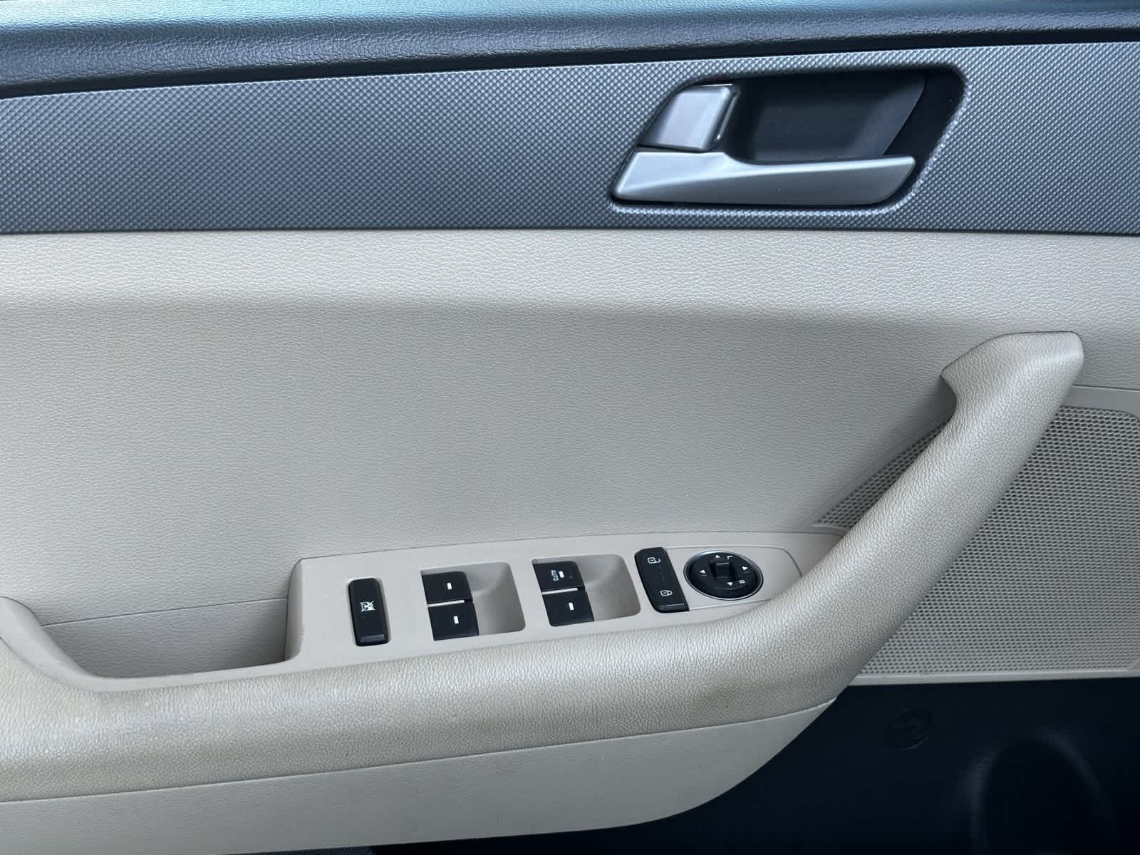 Thumbnail: 2017 Hyundai Sonata - 12