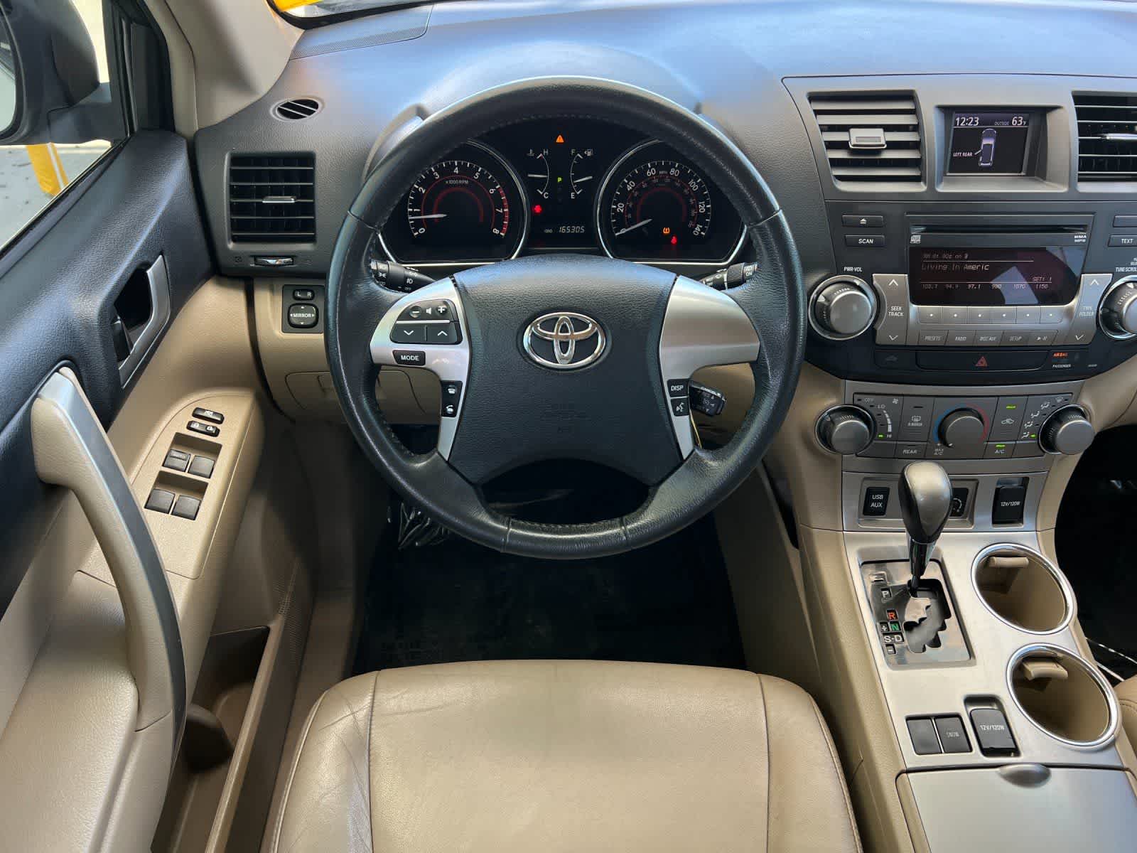 Thumbnail: 2012 Toyota Highlander - 15
