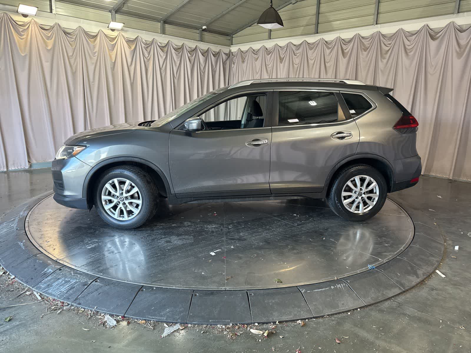 2019 Nissan Rogue SV photo 6