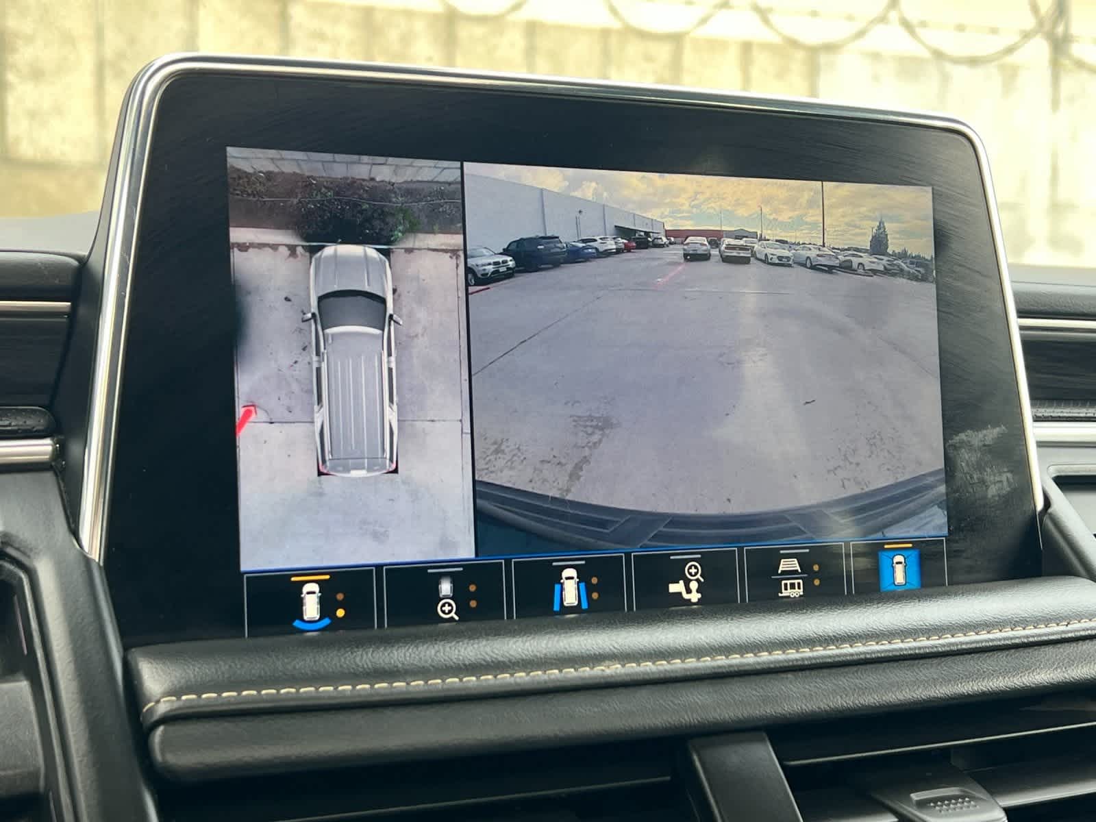 Thumbnail: 2021 GMC Yukon XL - 21