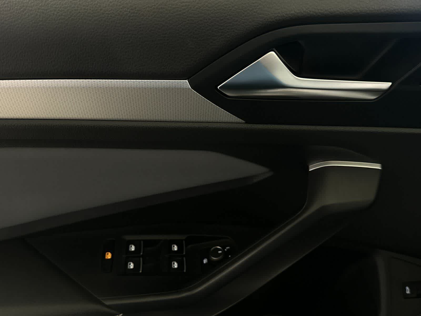Thumbnail: 2025 Volkswagen Jetta - 13