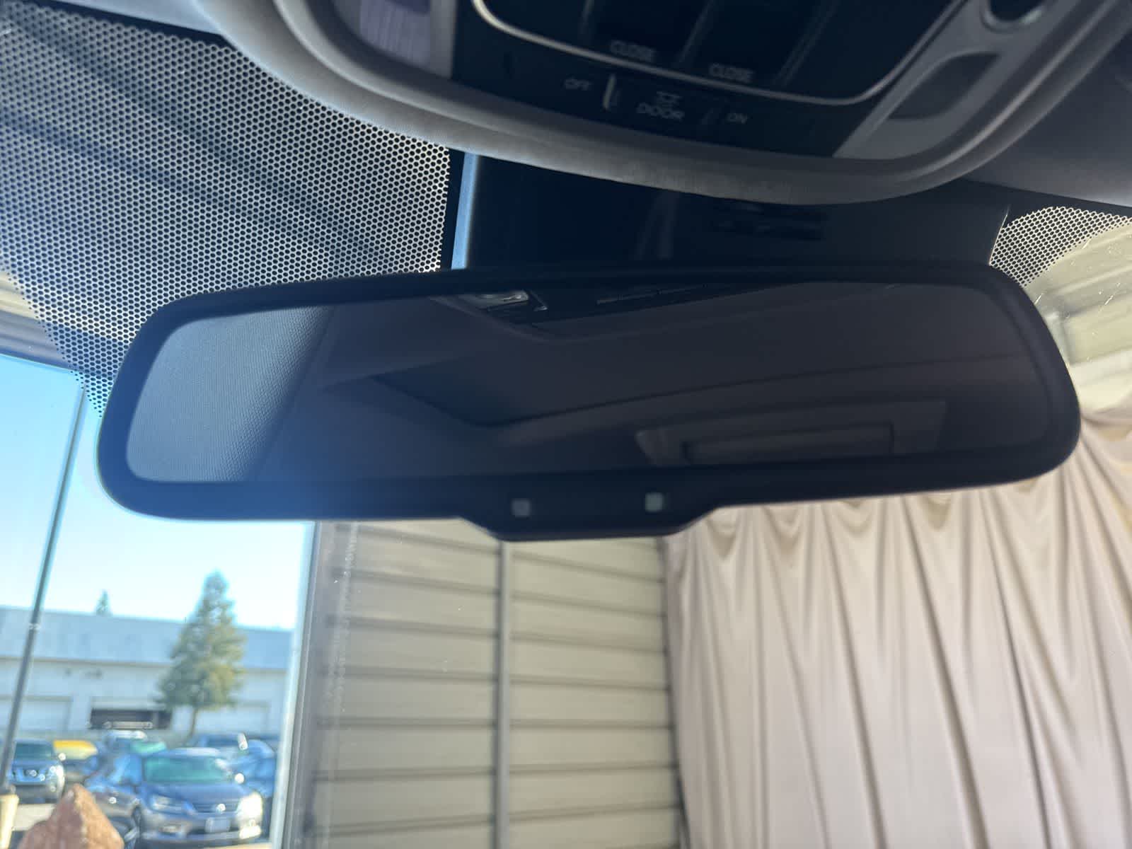 Thumbnail: 2017 Honda Pilot - 29