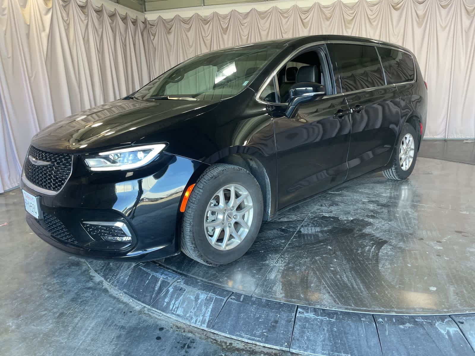 Thumbnail: 2025 Chrysler Pacifica - 2