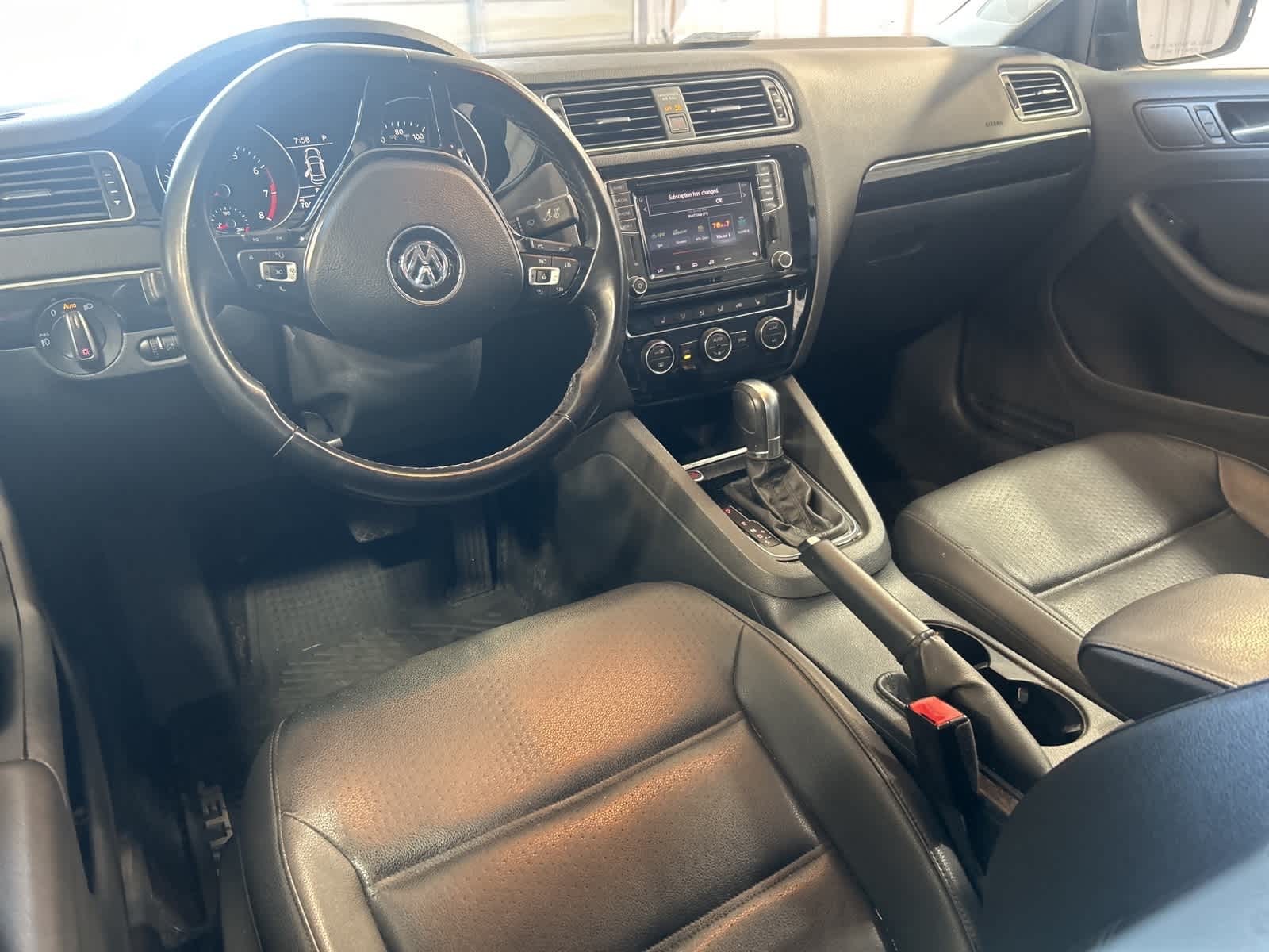 Thumbnail: 2017 Volkswagen Jetta - 21