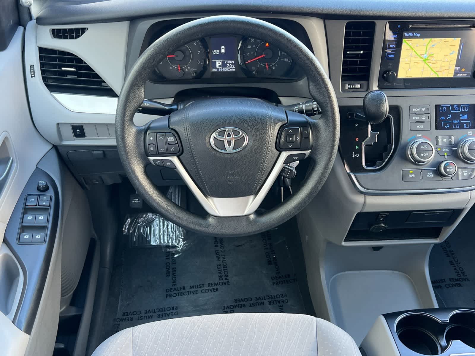 Thumbnail: 2017 Toyota Sienna - 15