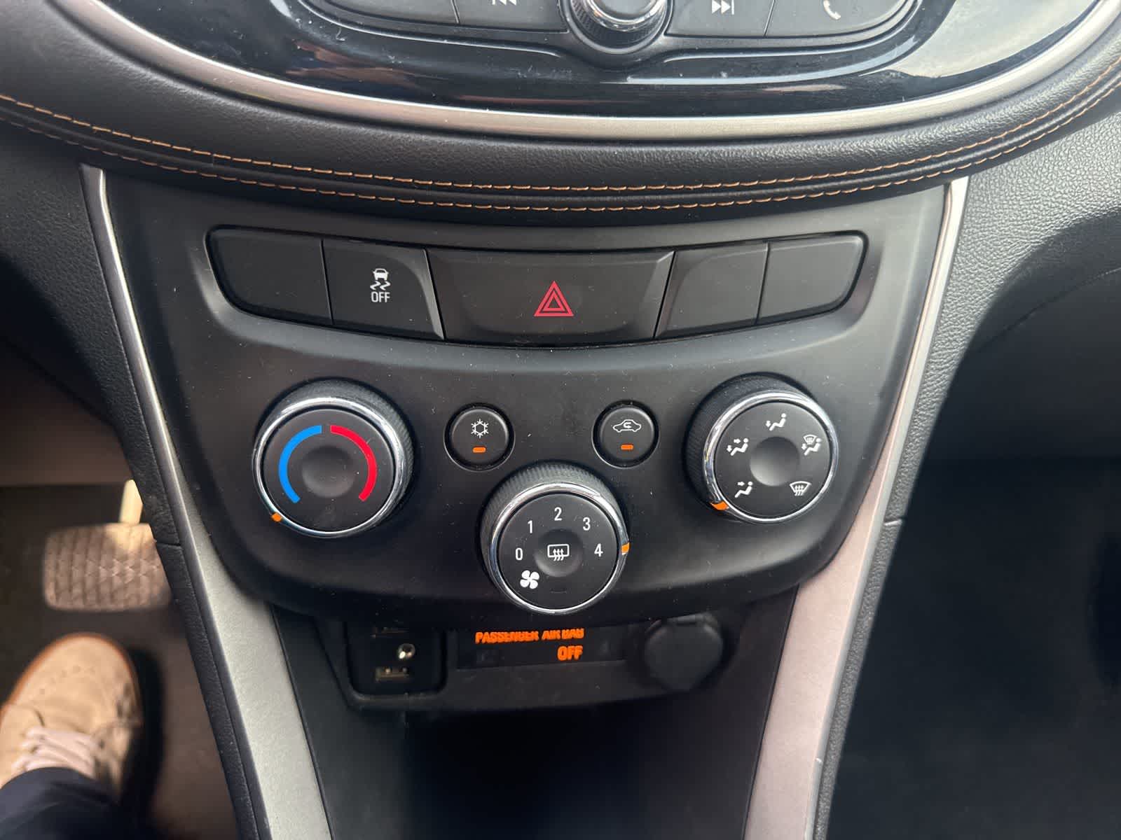 Thumbnail: 2020 Chevrolet Trax - 26