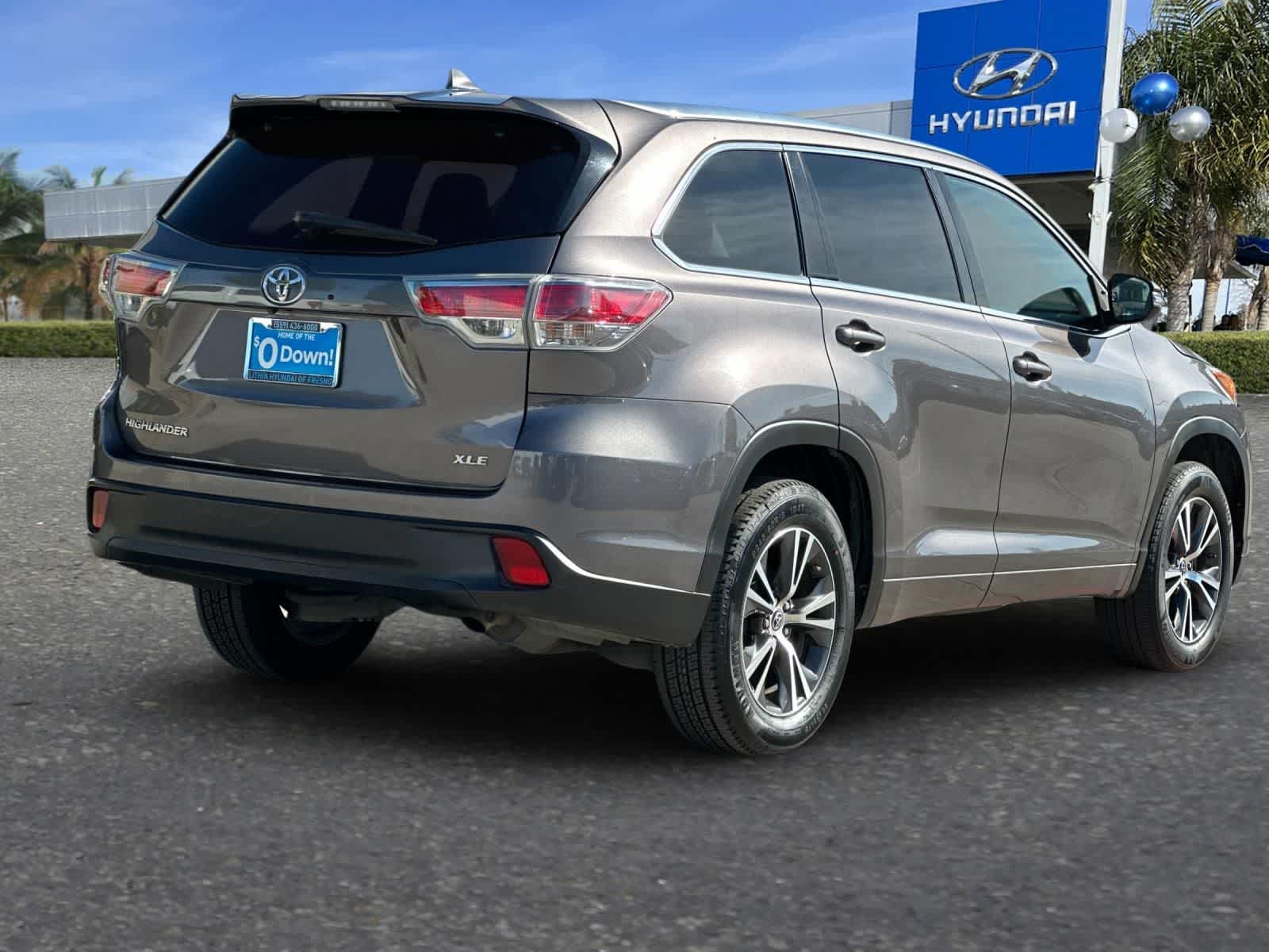 Thumbnail: 2016 Toyota Highlander - 3