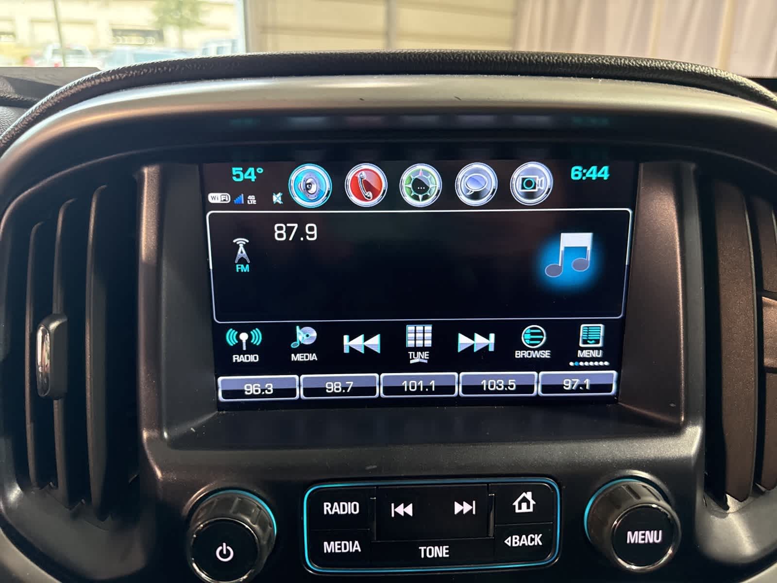 Thumbnail: 2018 Chevrolet Colorado - 22